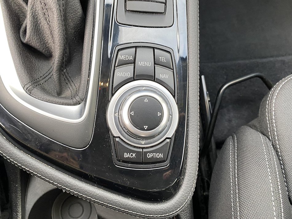 BMW Řada 2 2.0 D Sport 218d