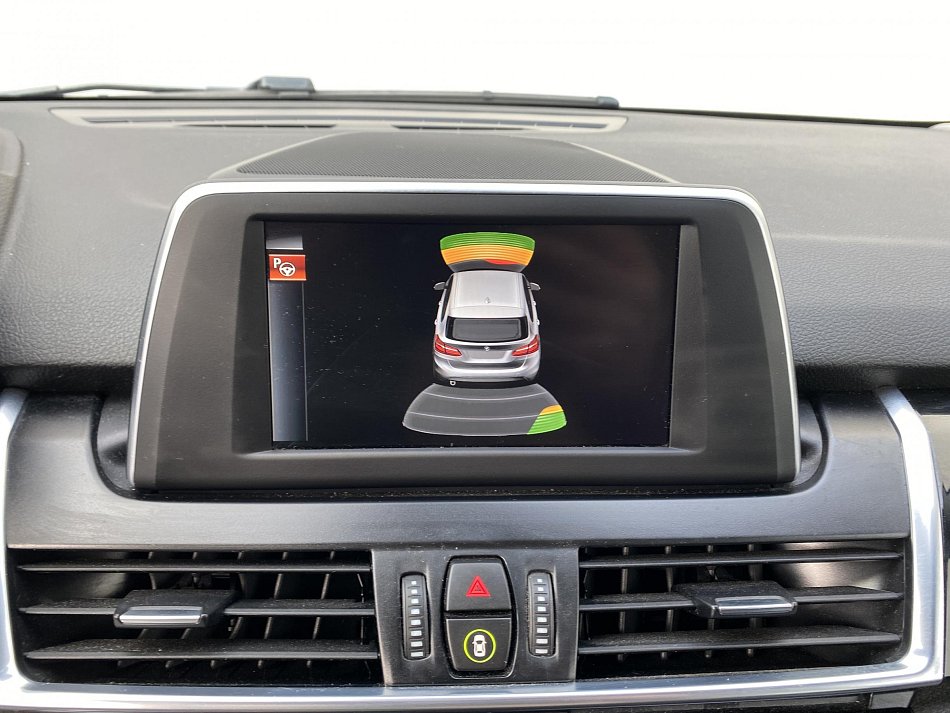 BMW Řada 2 2.0 D Sport 218d