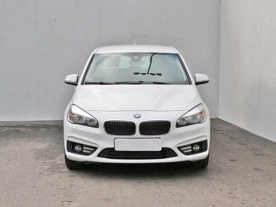 BMW Řada 2 2.0  218 d