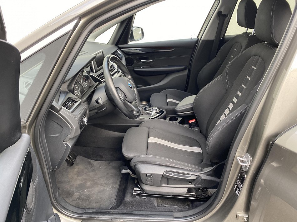 BMW Řada 2 2.0 D Sport 218d