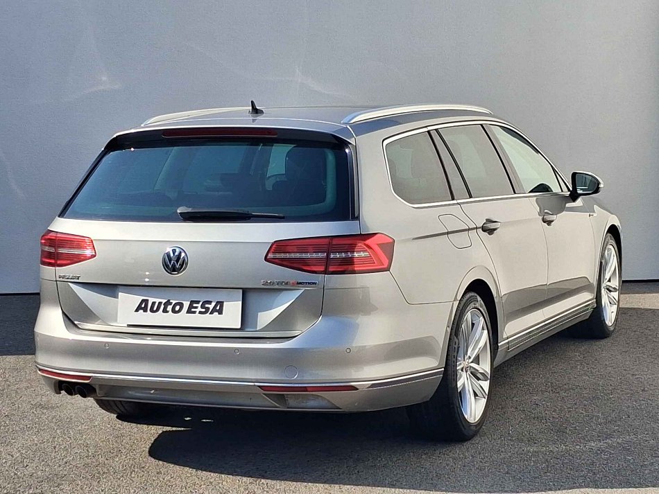 Volkswagen Passat 2.0 TDi Highline 4 Motion