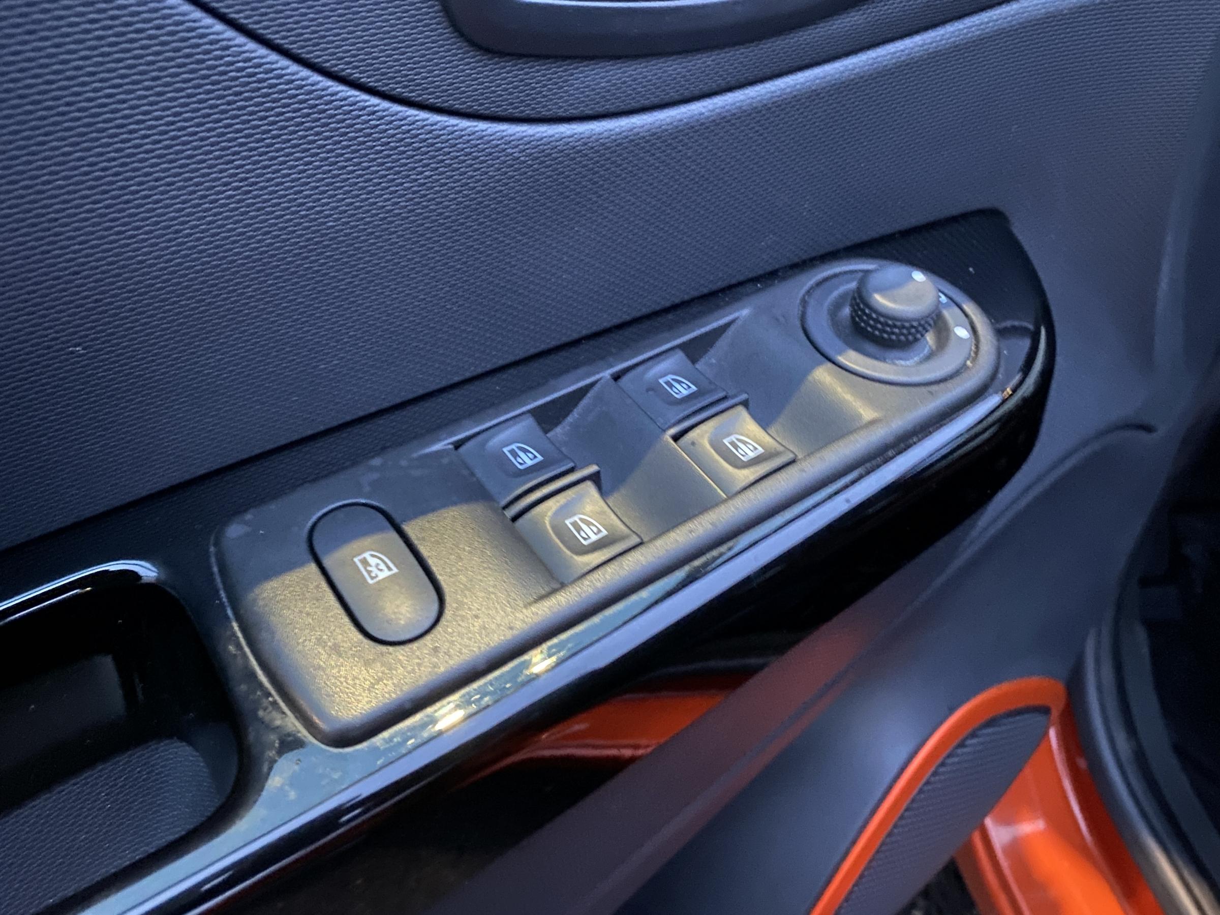 Renault Captur, 2013 - pohled č. 13