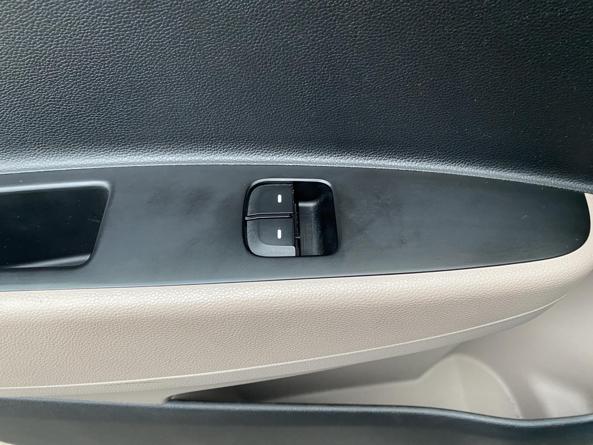 Hyundai i10, 2016 - pohled č. 17