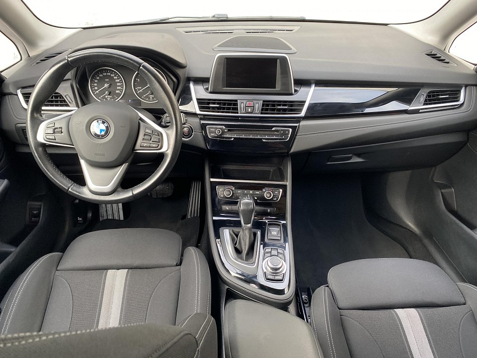 BMW Řada 2 2.0 D Sport 218d