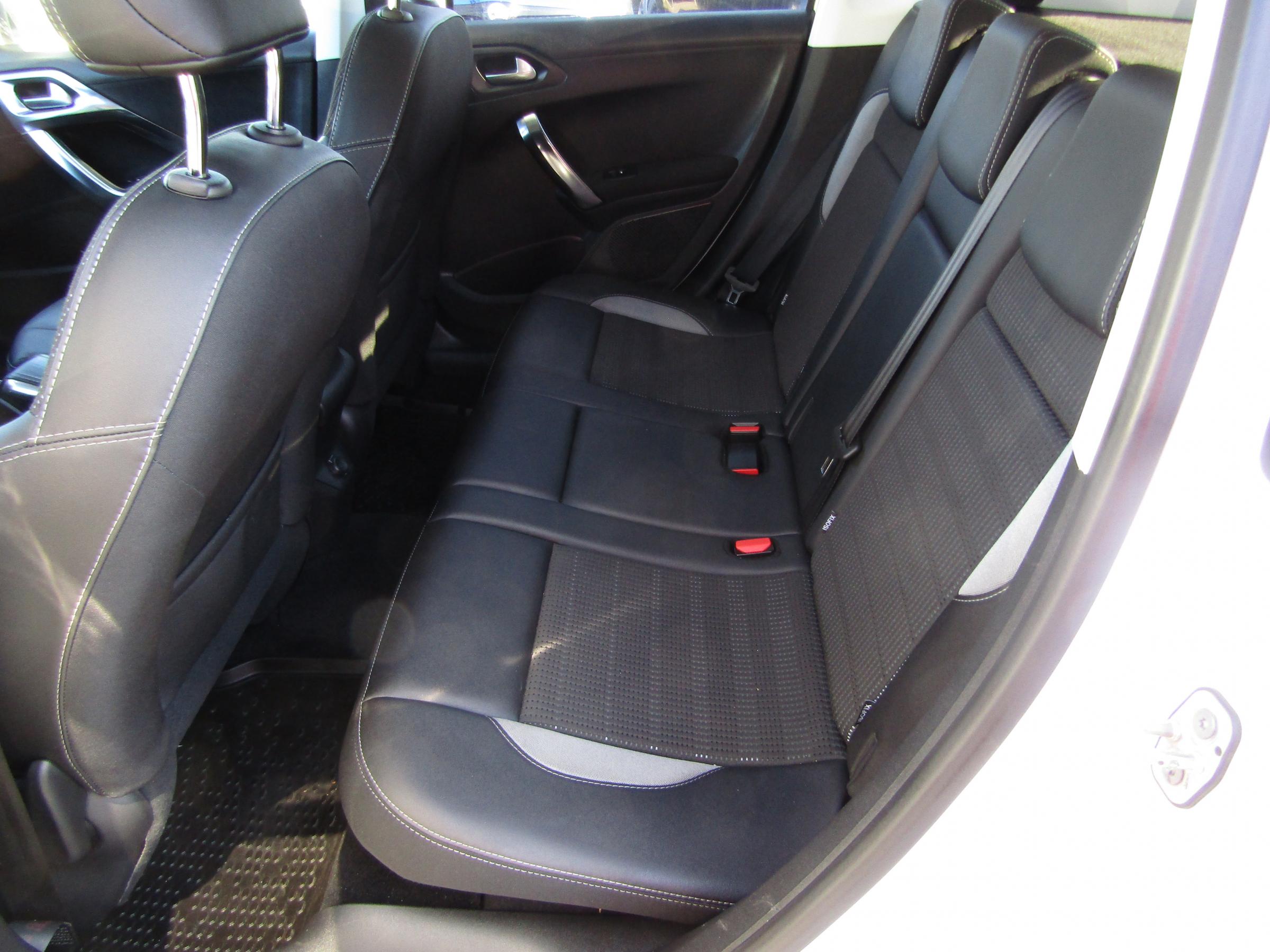 Peugeot 2008, 2017 - pohled č. 10