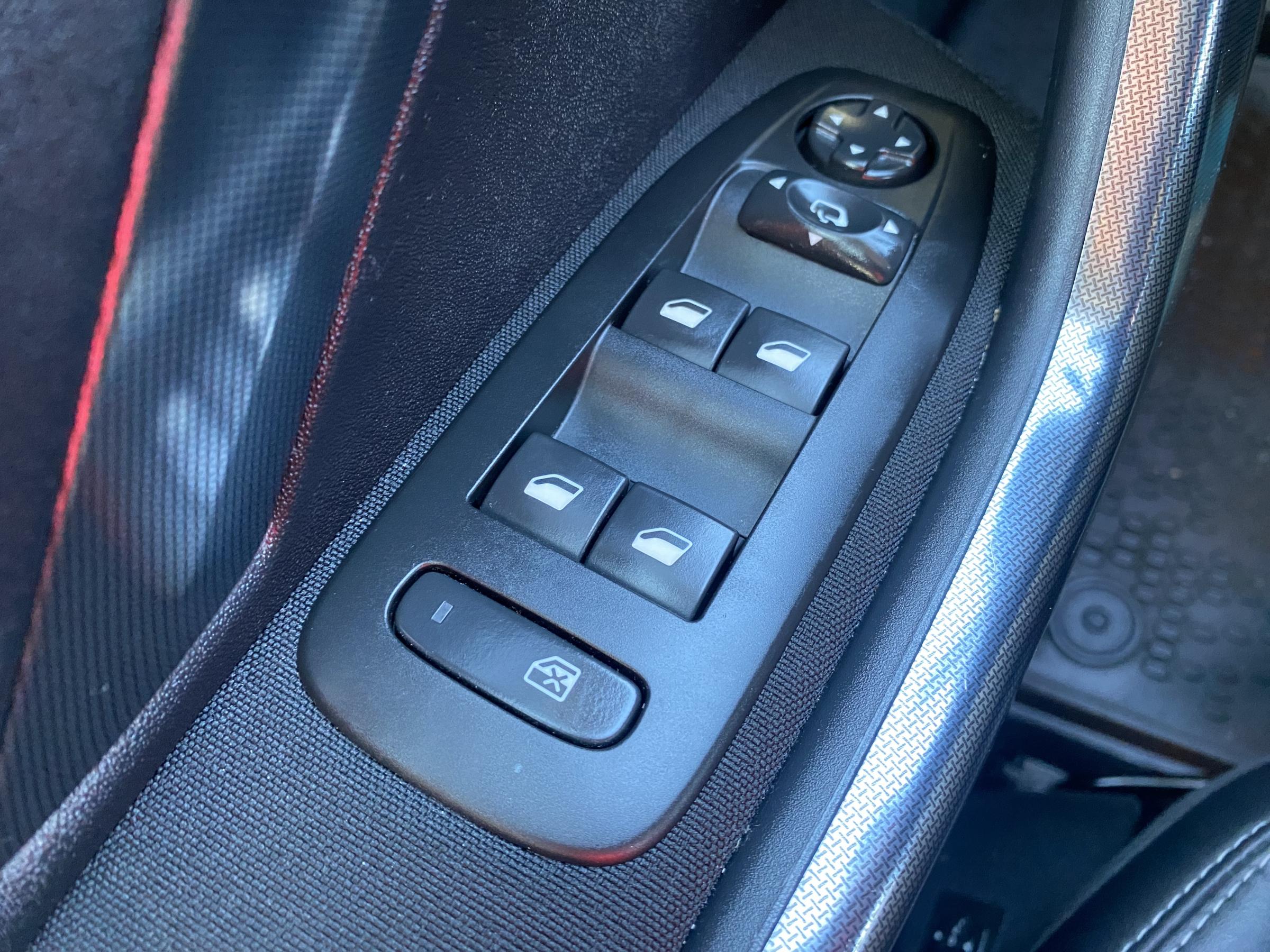 Peugeot 2008, 2017 - pohled č. 11