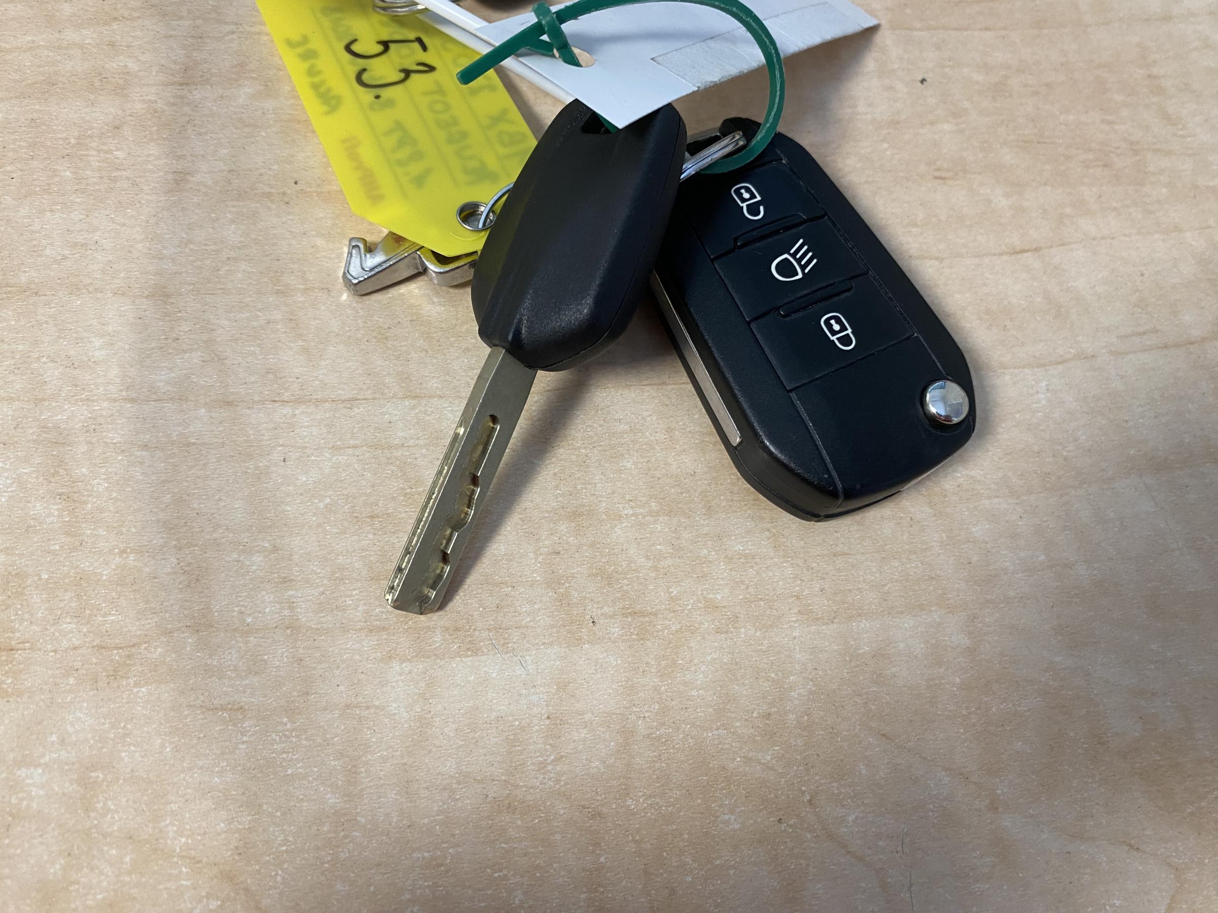 Peugeot 2008, 2017 - pohled č. 20