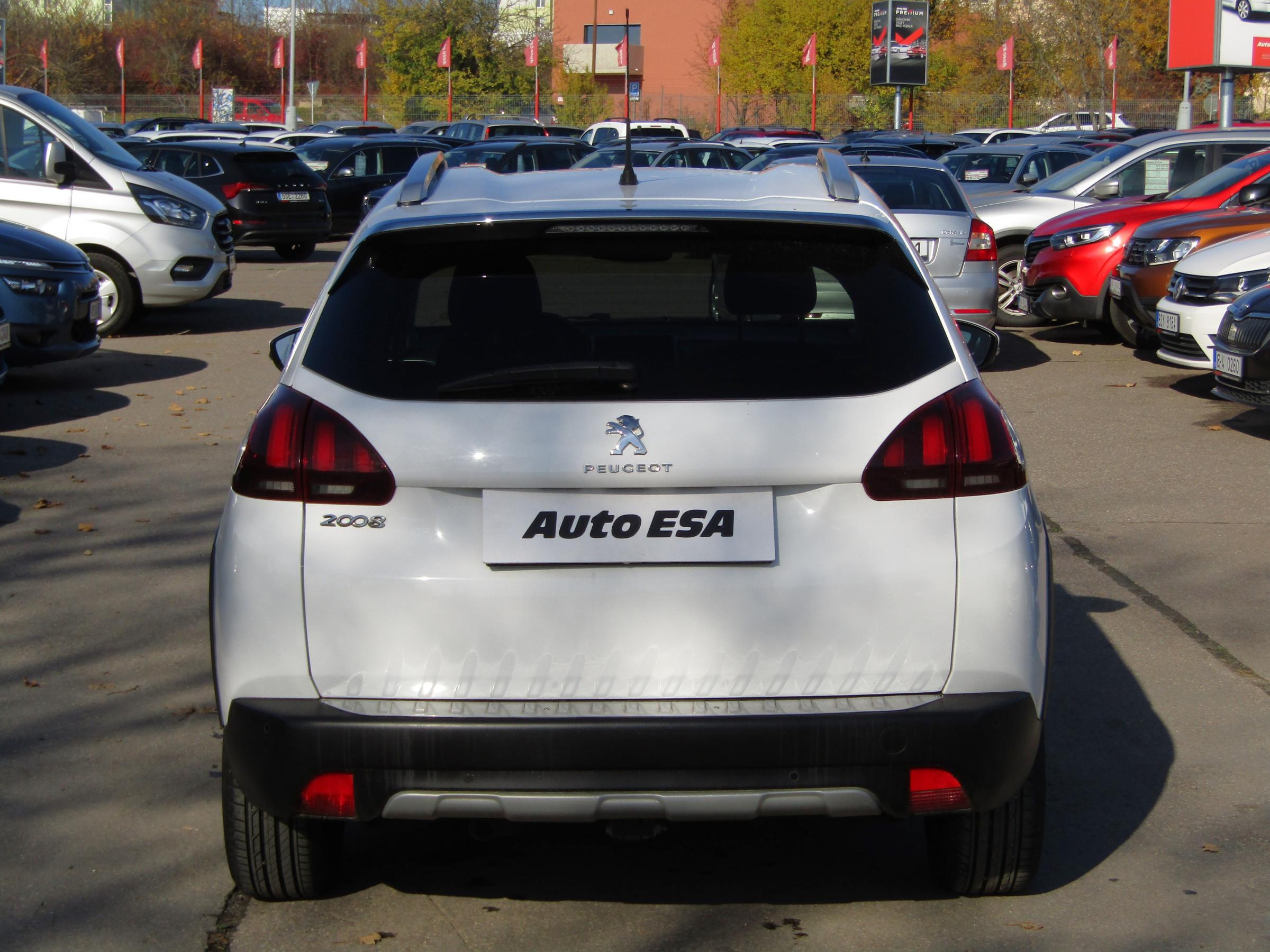 Peugeot 2008, 2017 - pohled č. 5