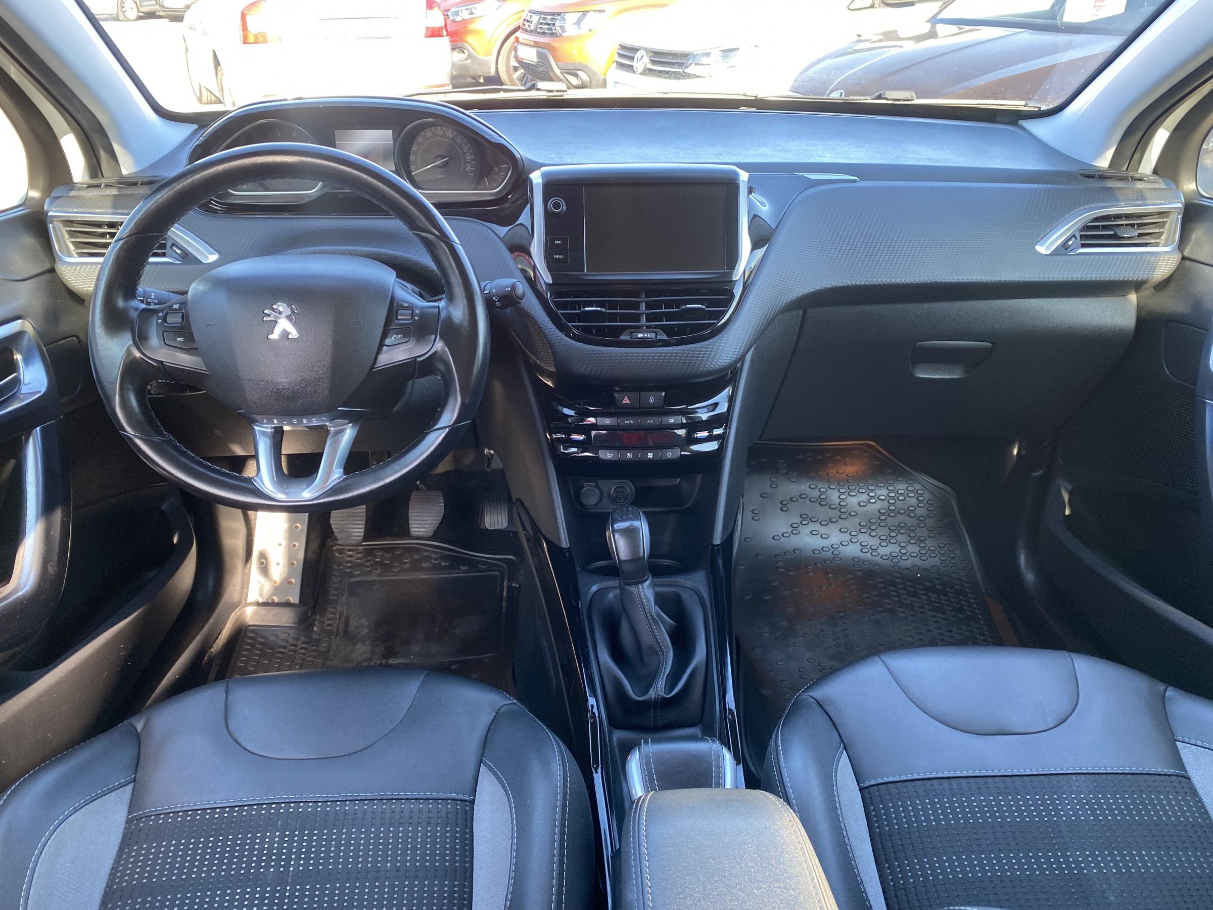 Peugeot 2008, 2017 - pohled č. 8