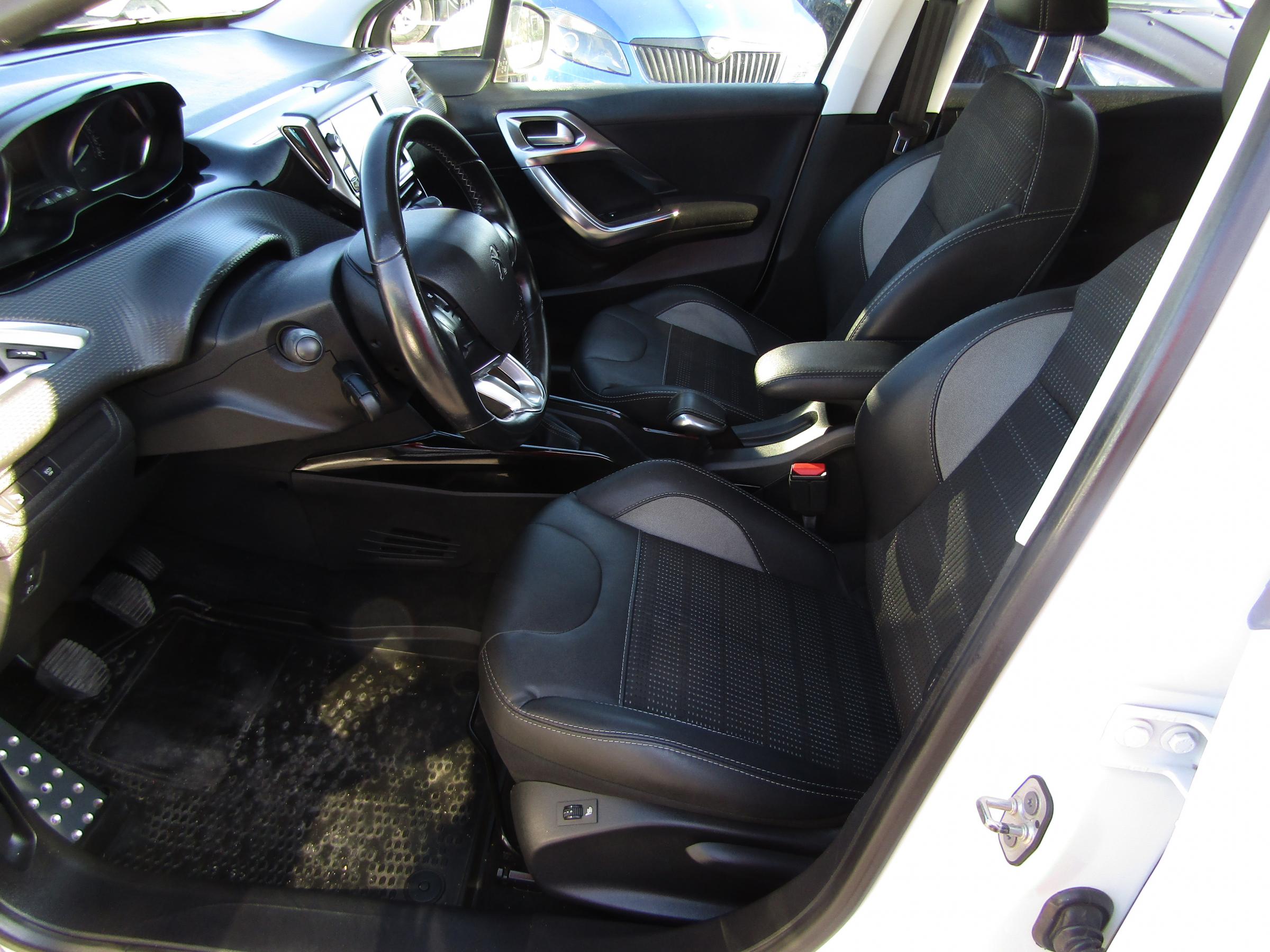 Peugeot 2008, 2017 - pohled č. 9