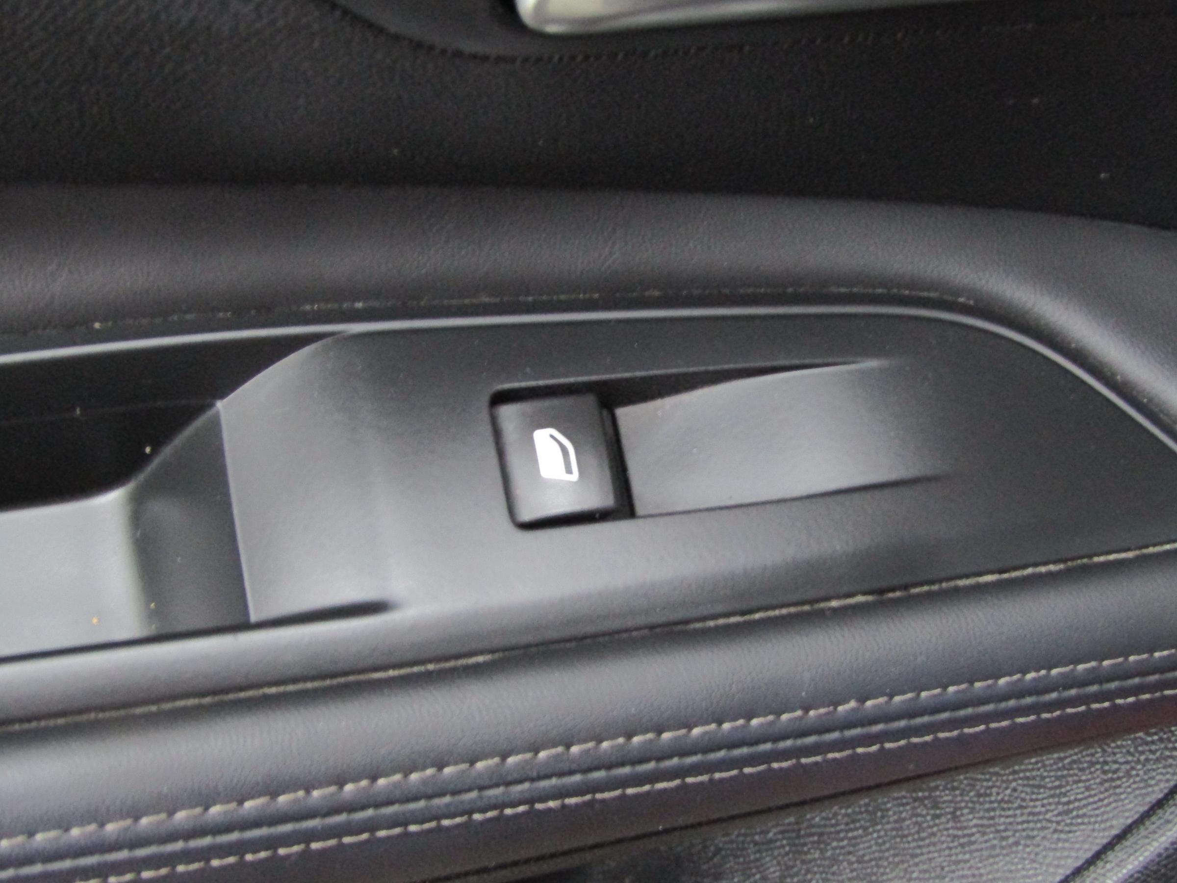 Peugeot 3008, 2018 - pohled č. 12