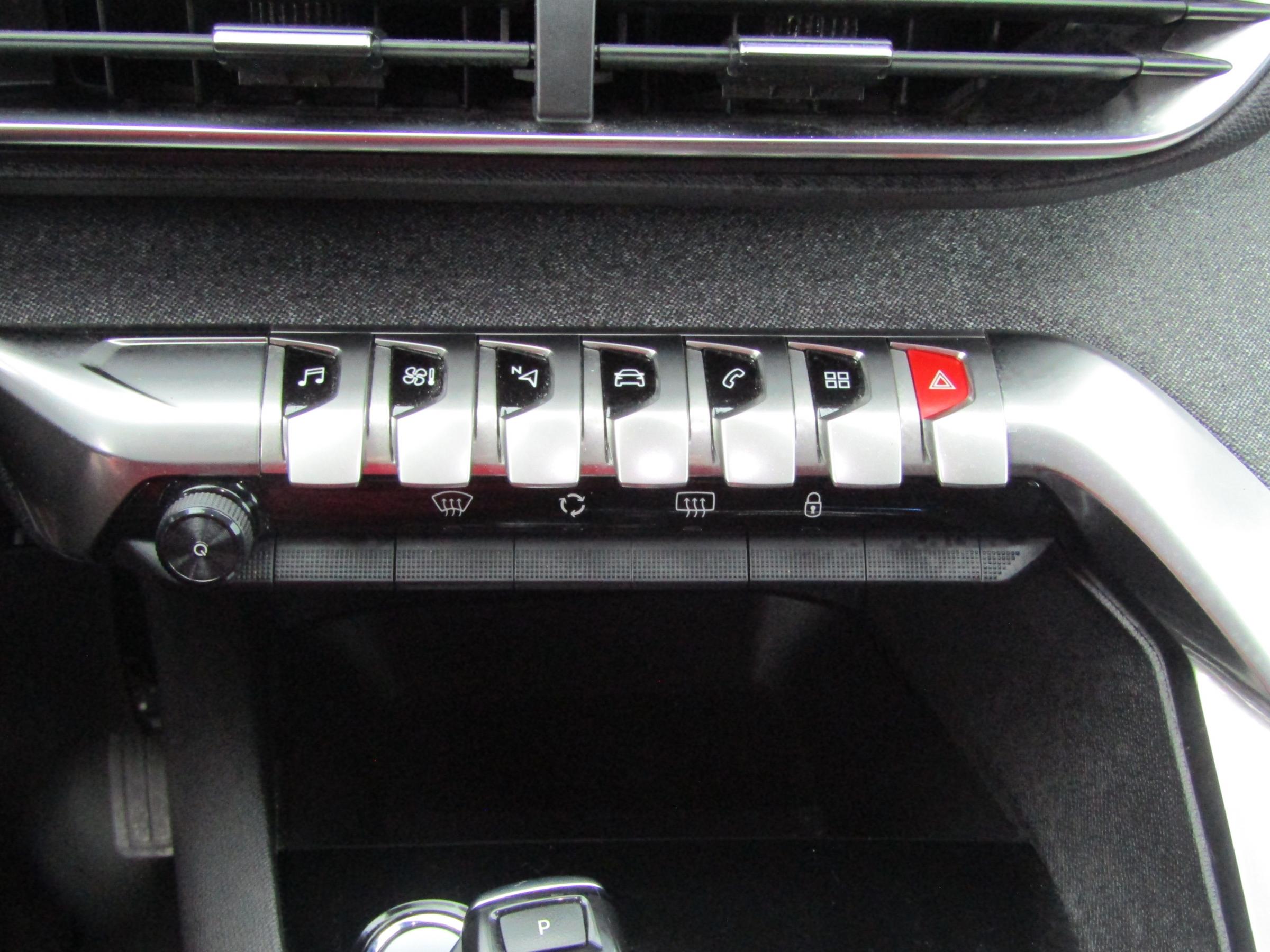 Peugeot 3008, 2018 - pohled č. 16