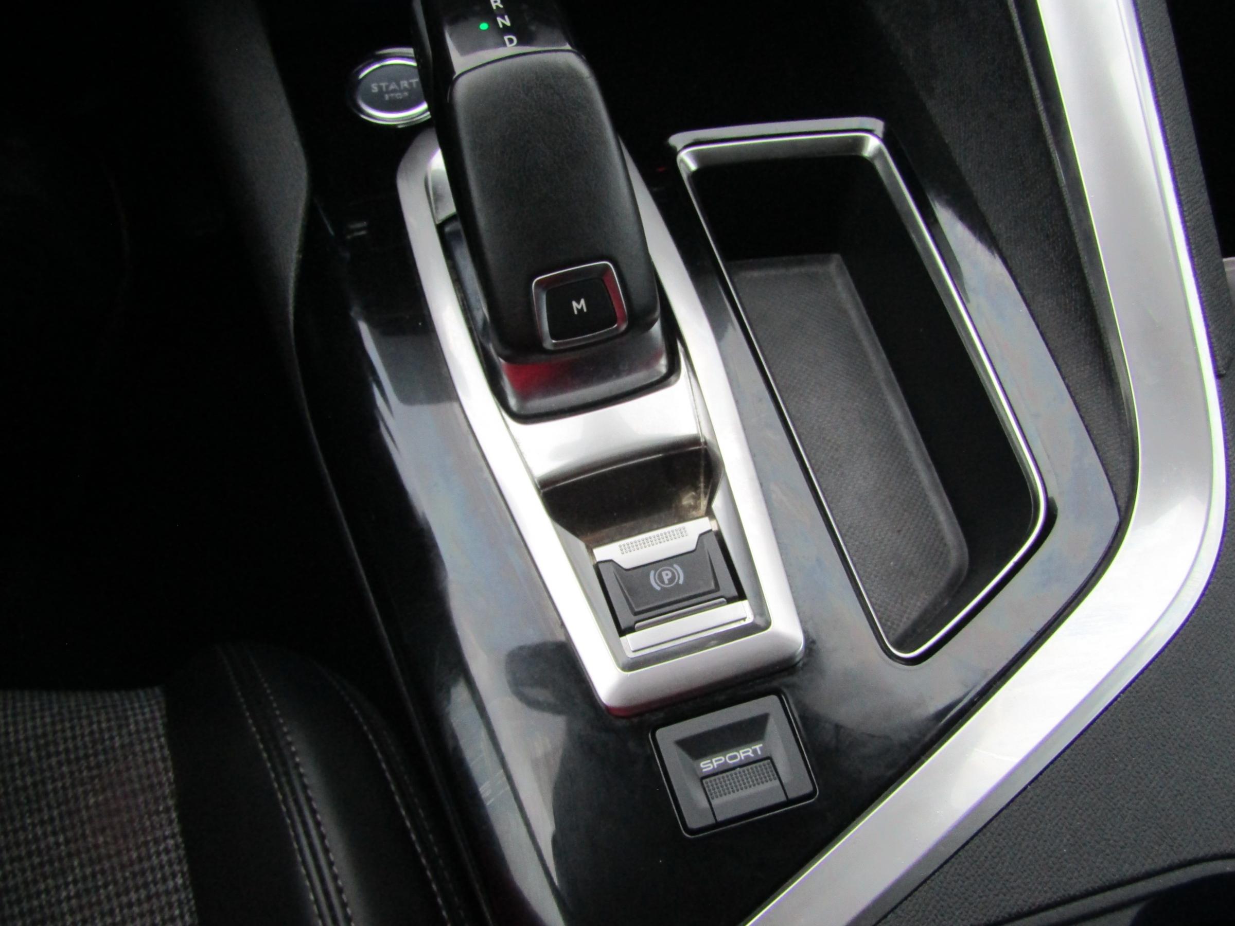 Peugeot 3008, 2018 - pohled č. 17