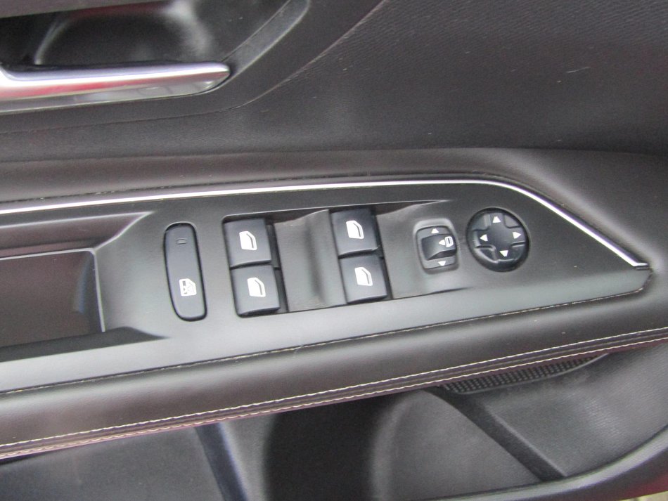 Peugeot 3008 1.2 PT Allure