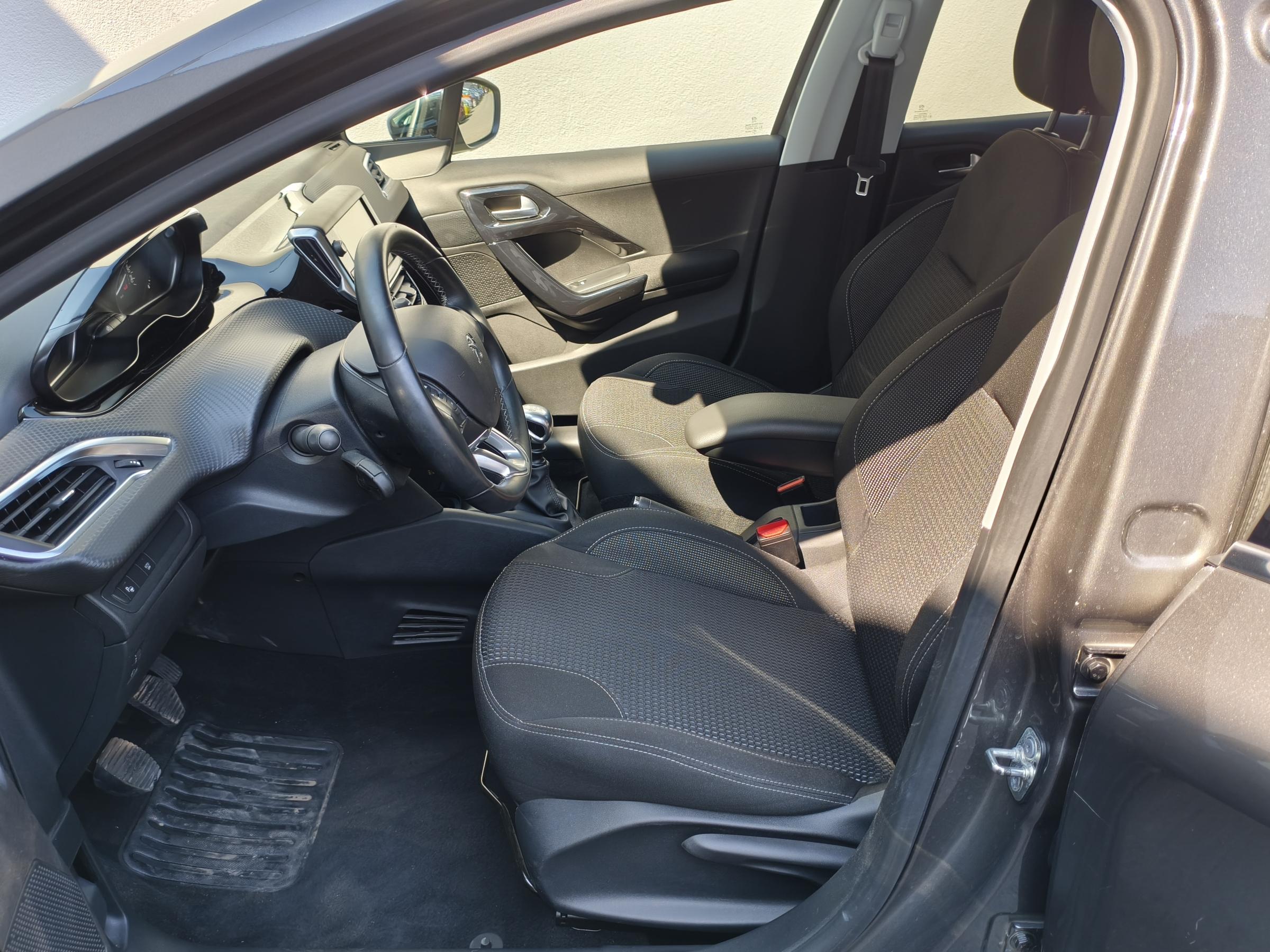 Peugeot 208, 2019 - pohled č. 14