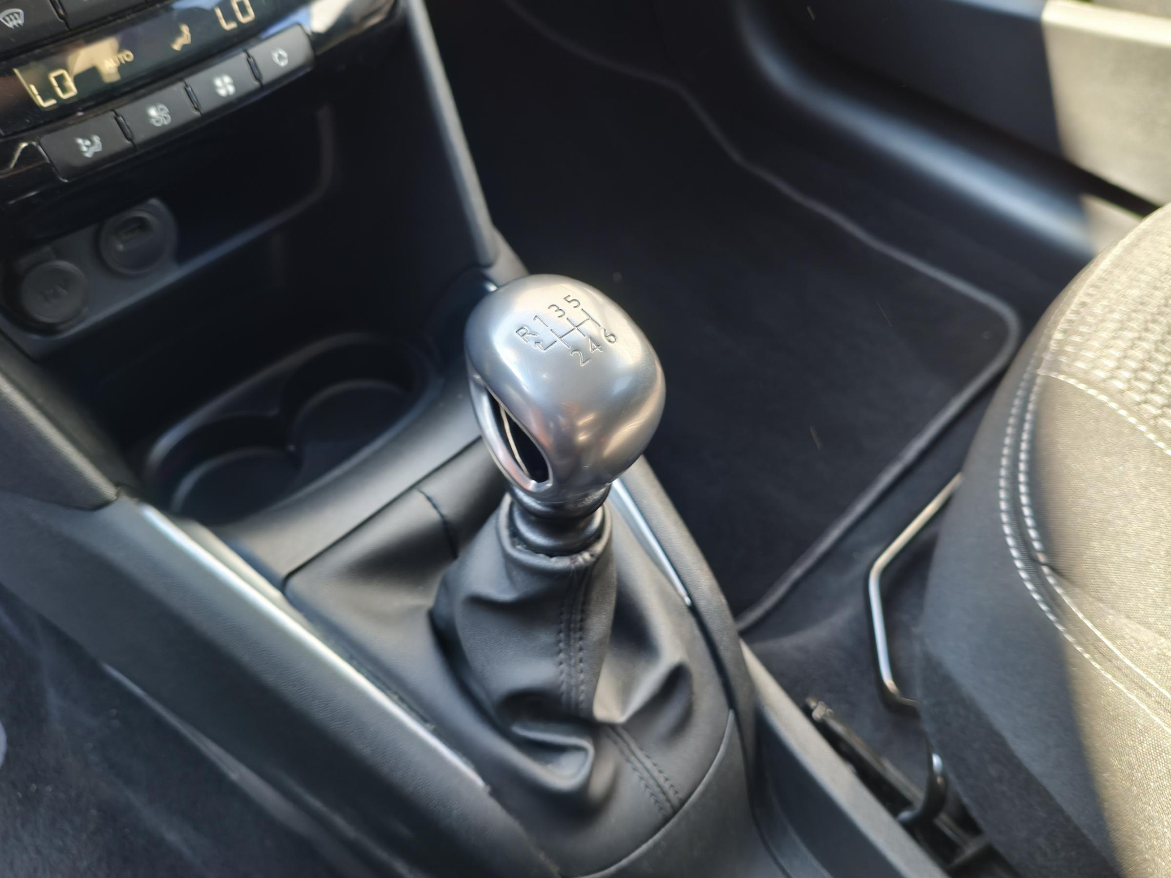 Peugeot 208, 2019 - pohled č. 19