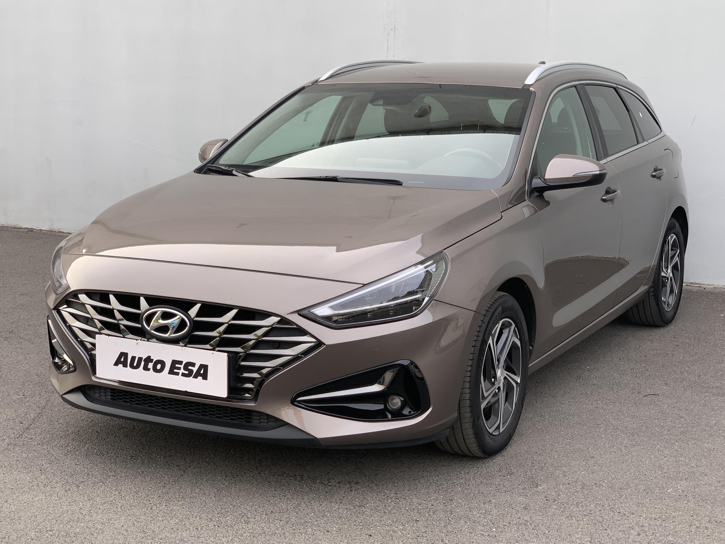 Hyundai i30, 2022 - pohled č. 3