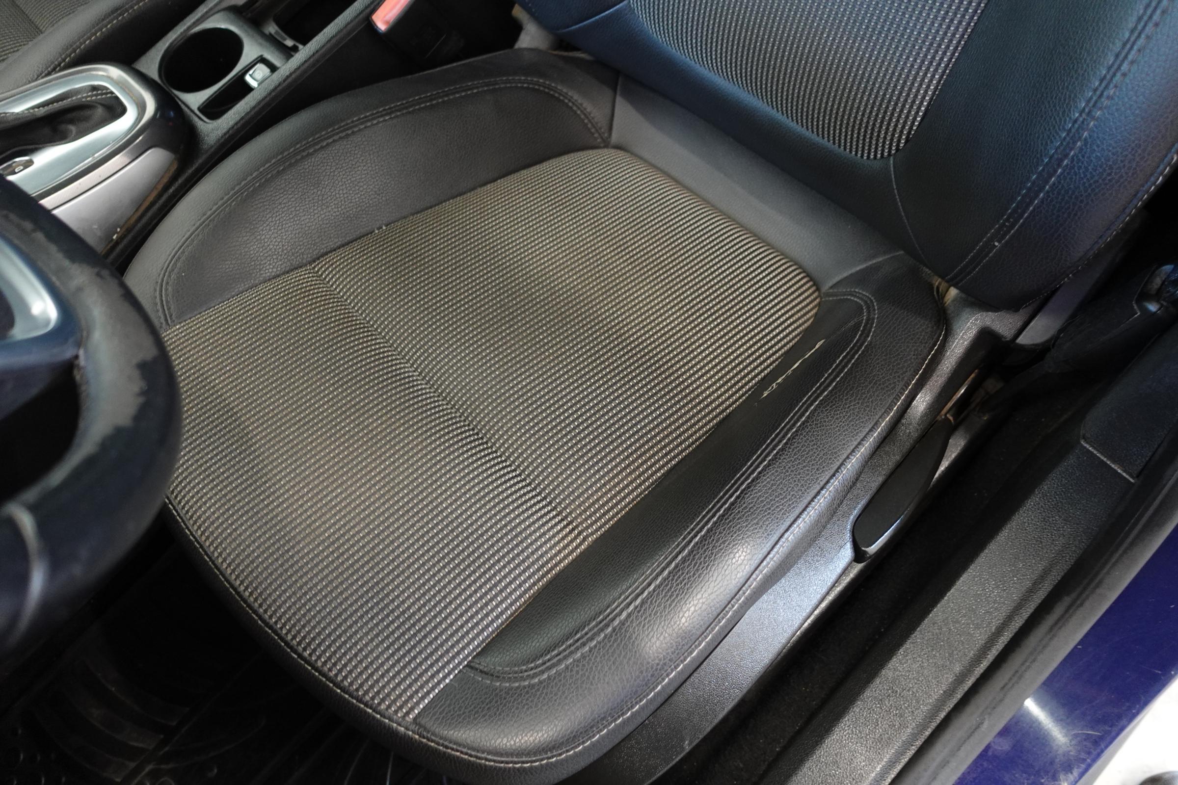 Opel Astra, 2011 - pohled č. 10