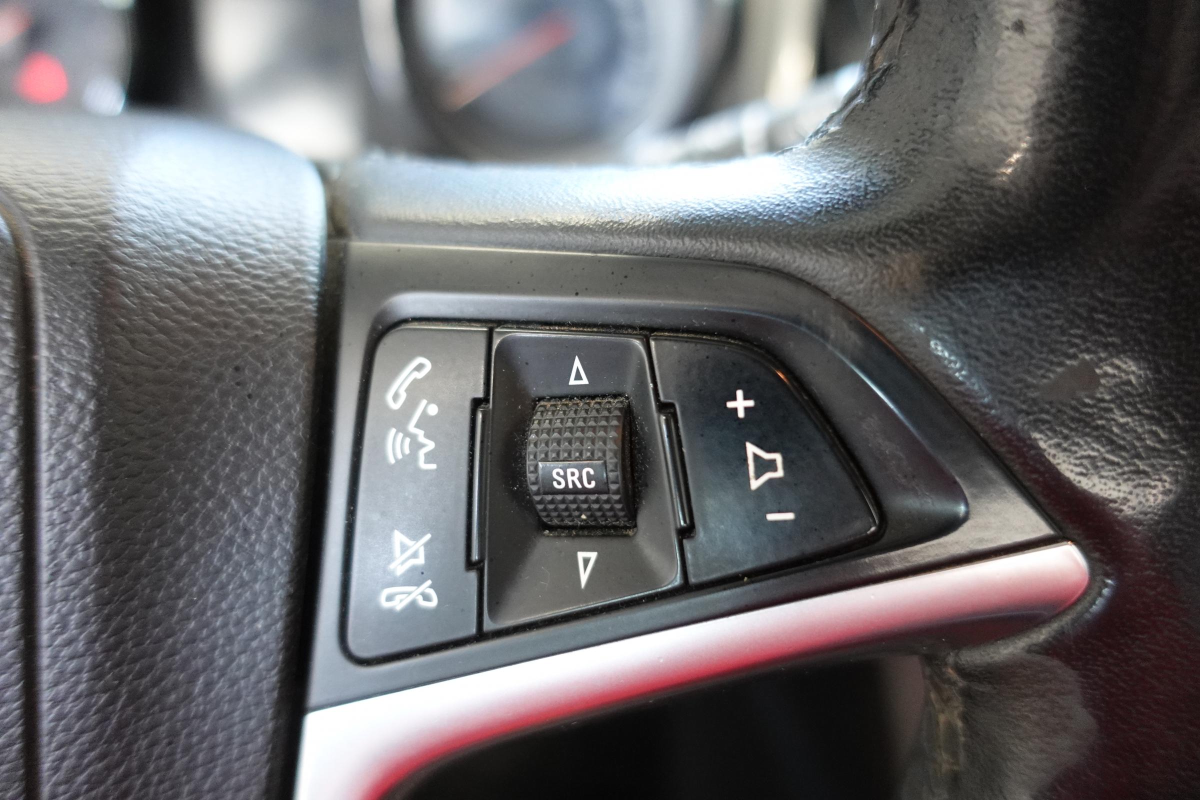 Opel Astra, 2011 - pohled č. 17