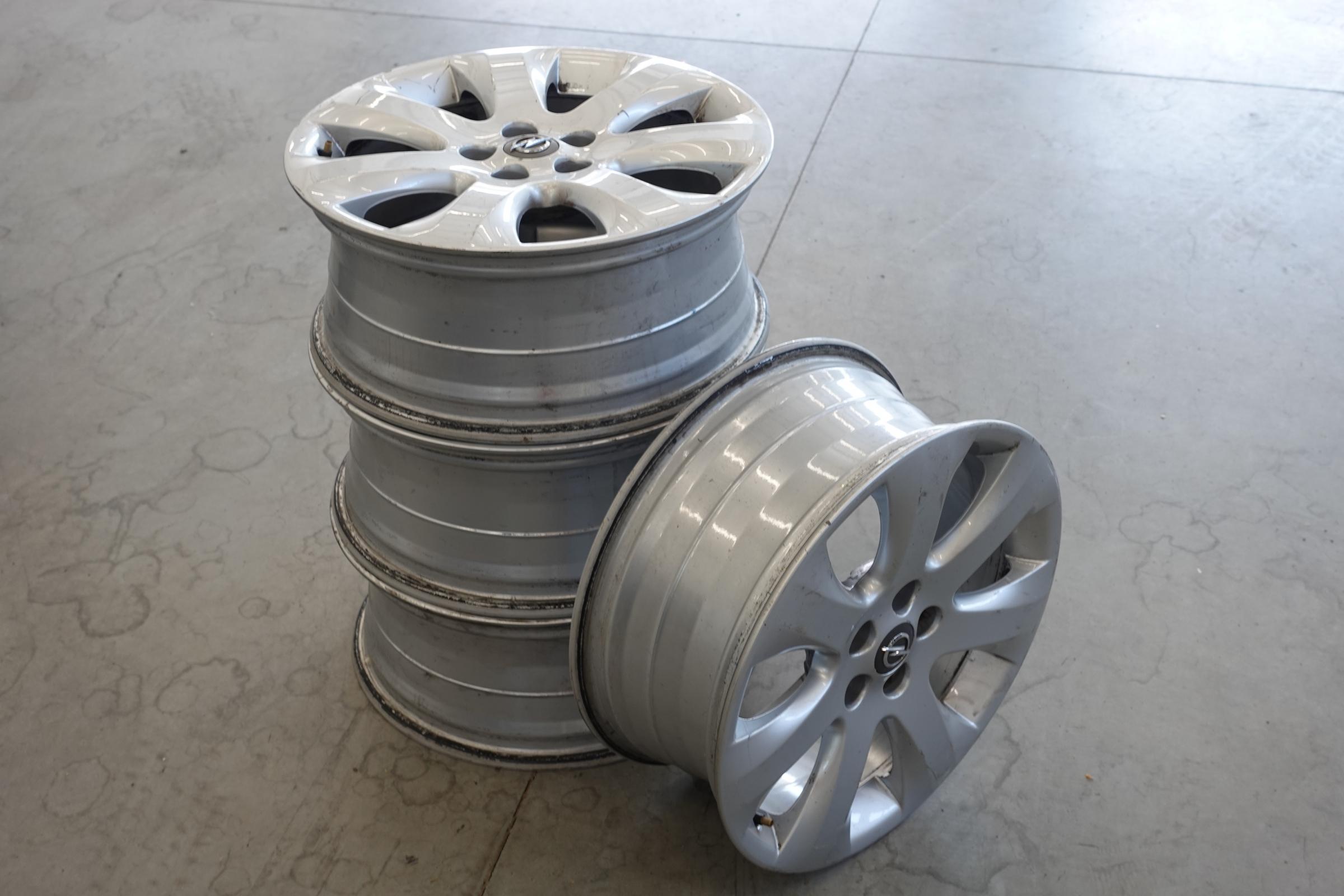 Opel Astra, 2011 - pohled č. 24