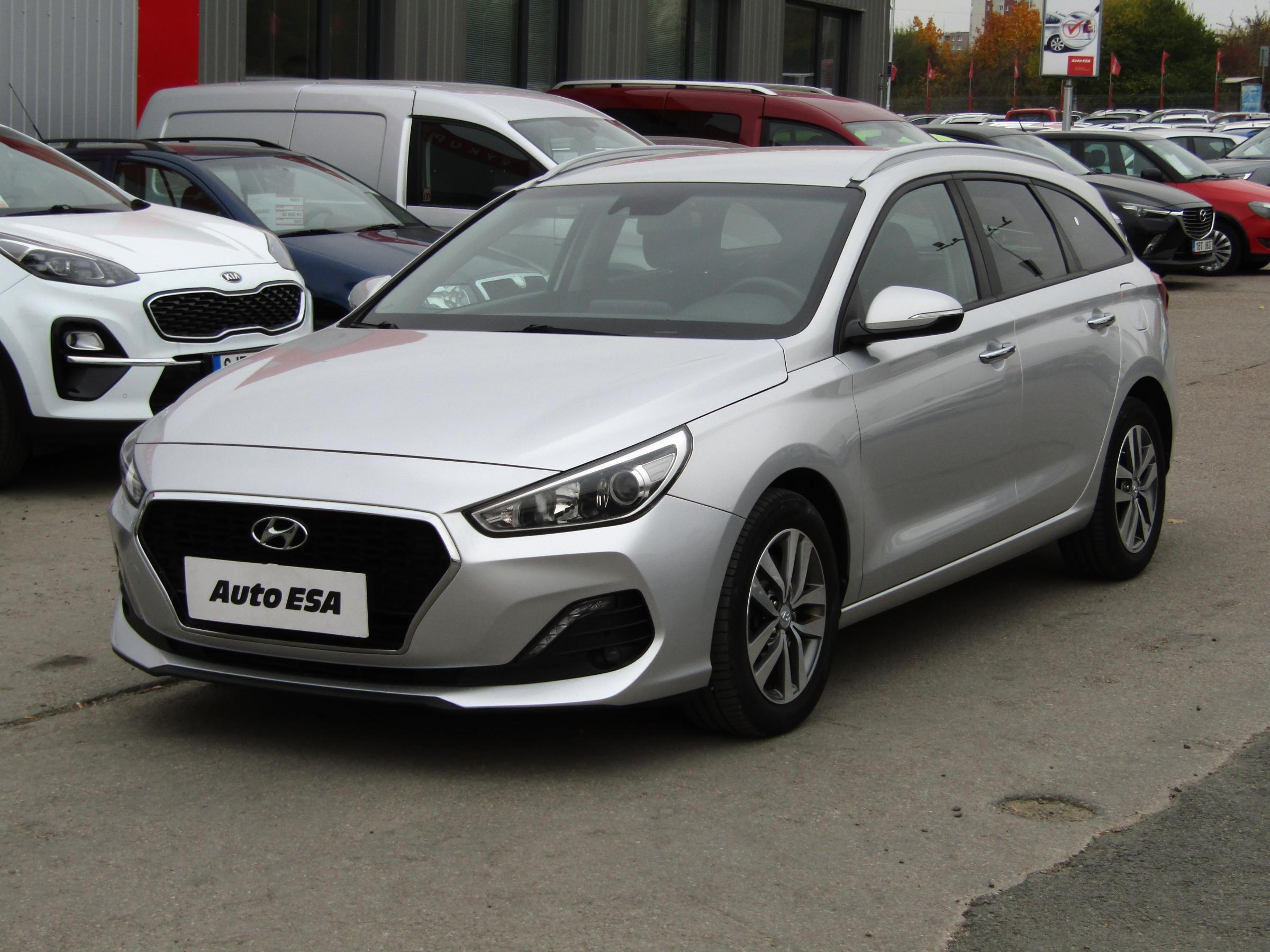 Hyundai i30, 2019 - pohled č. 3