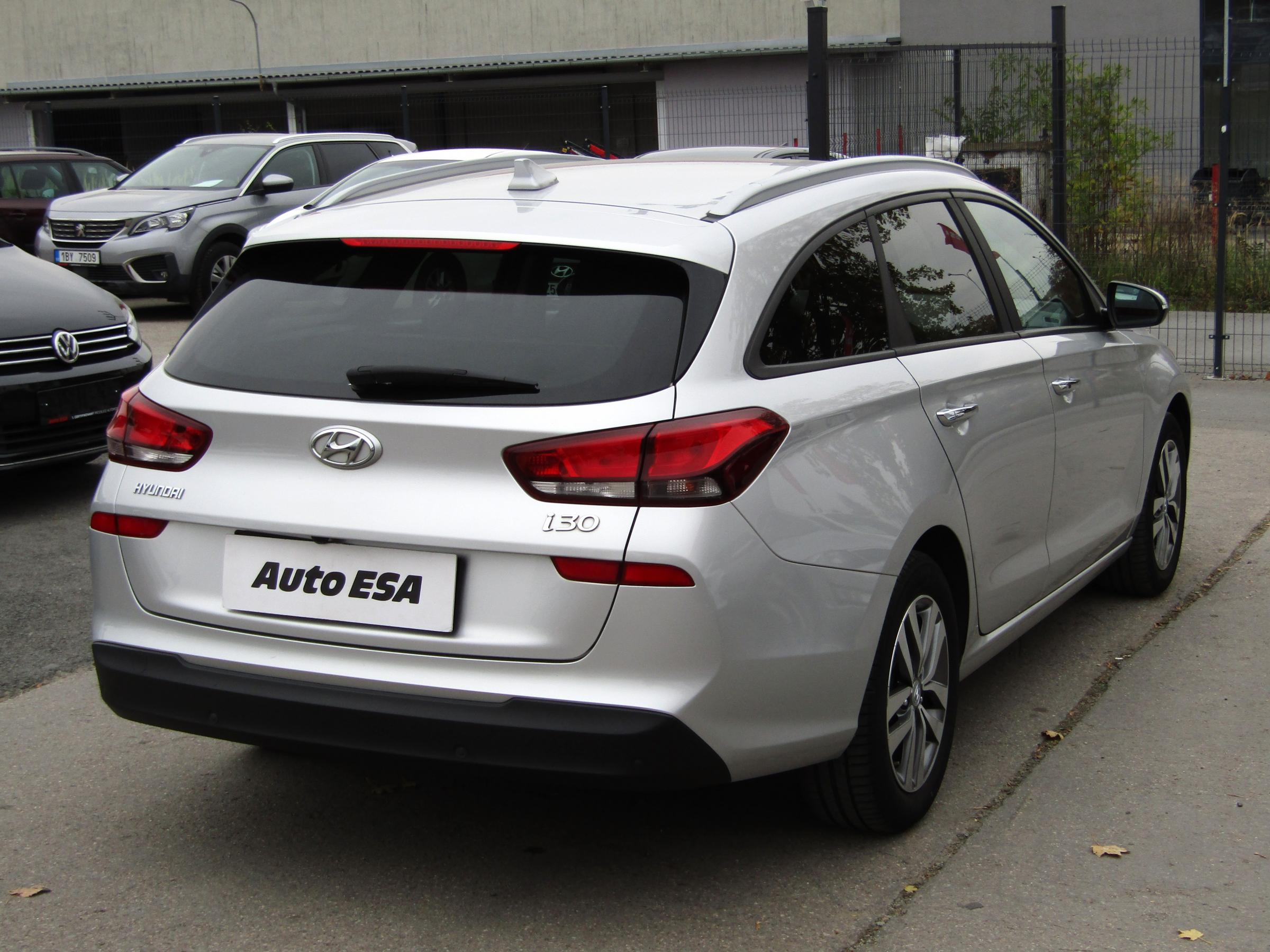Hyundai i30, 2019 - pohled č. 4