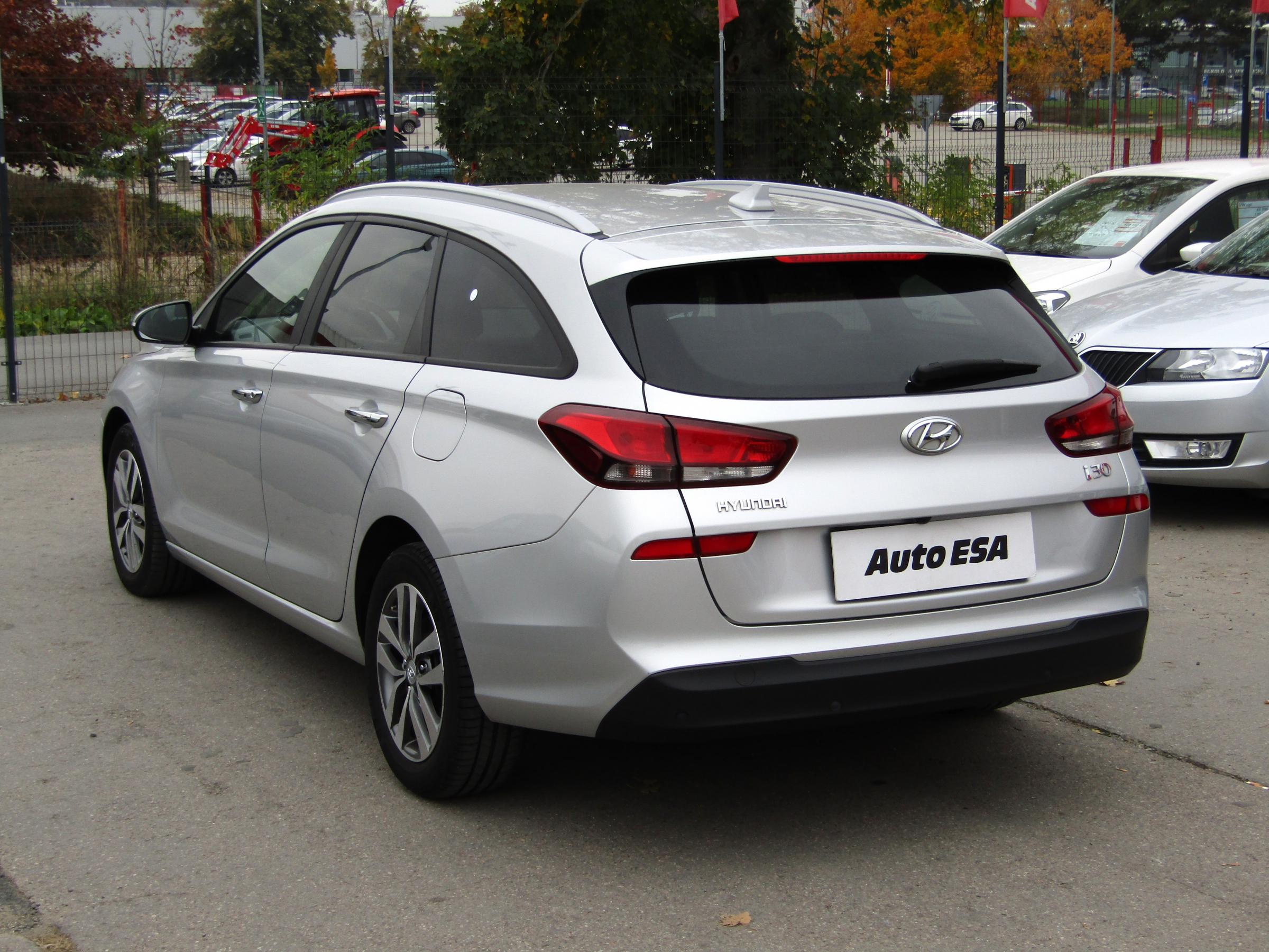 Hyundai i30, 2019 - pohled č. 6