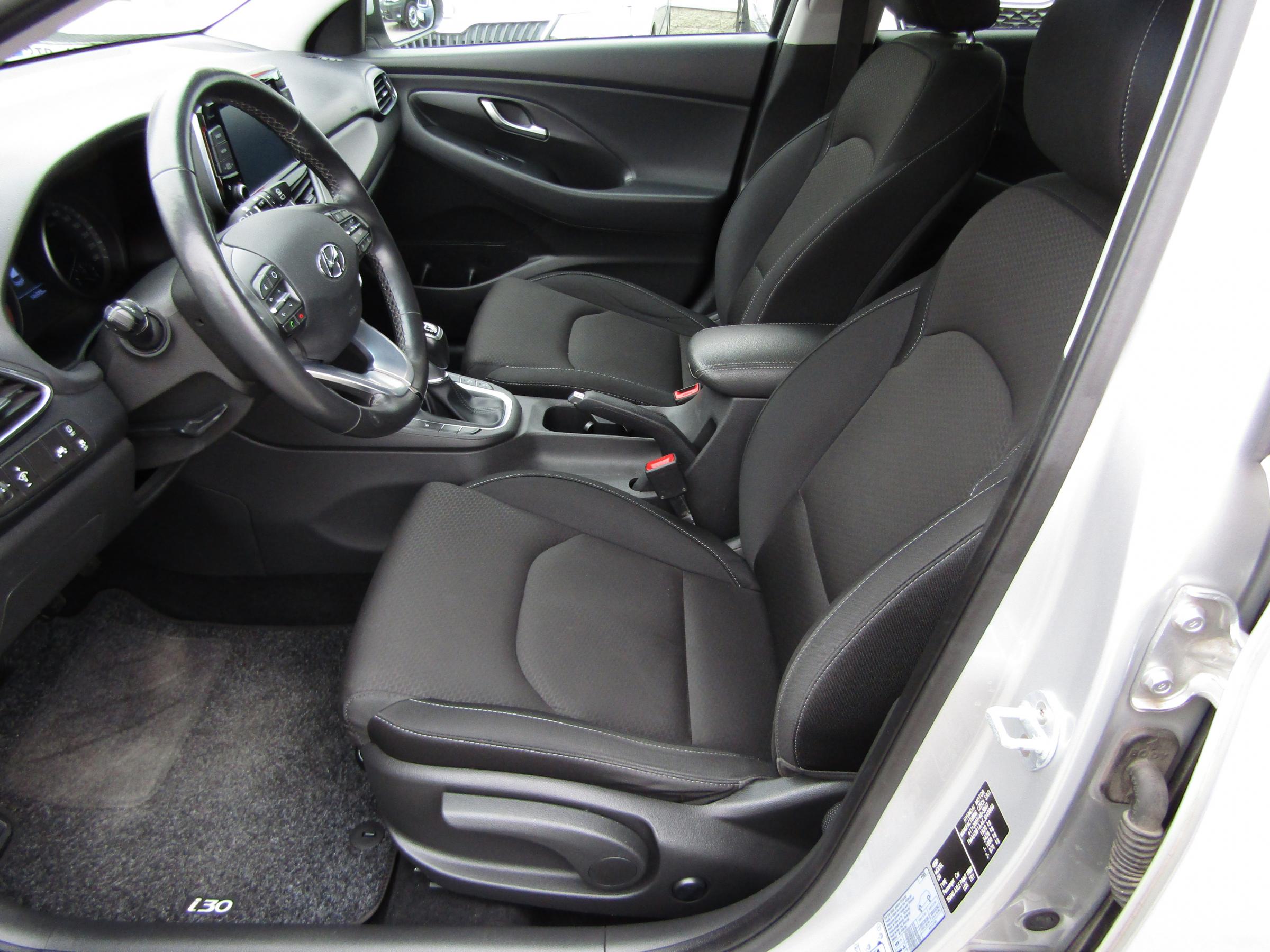 Hyundai i30, 2019 - pohled č. 9