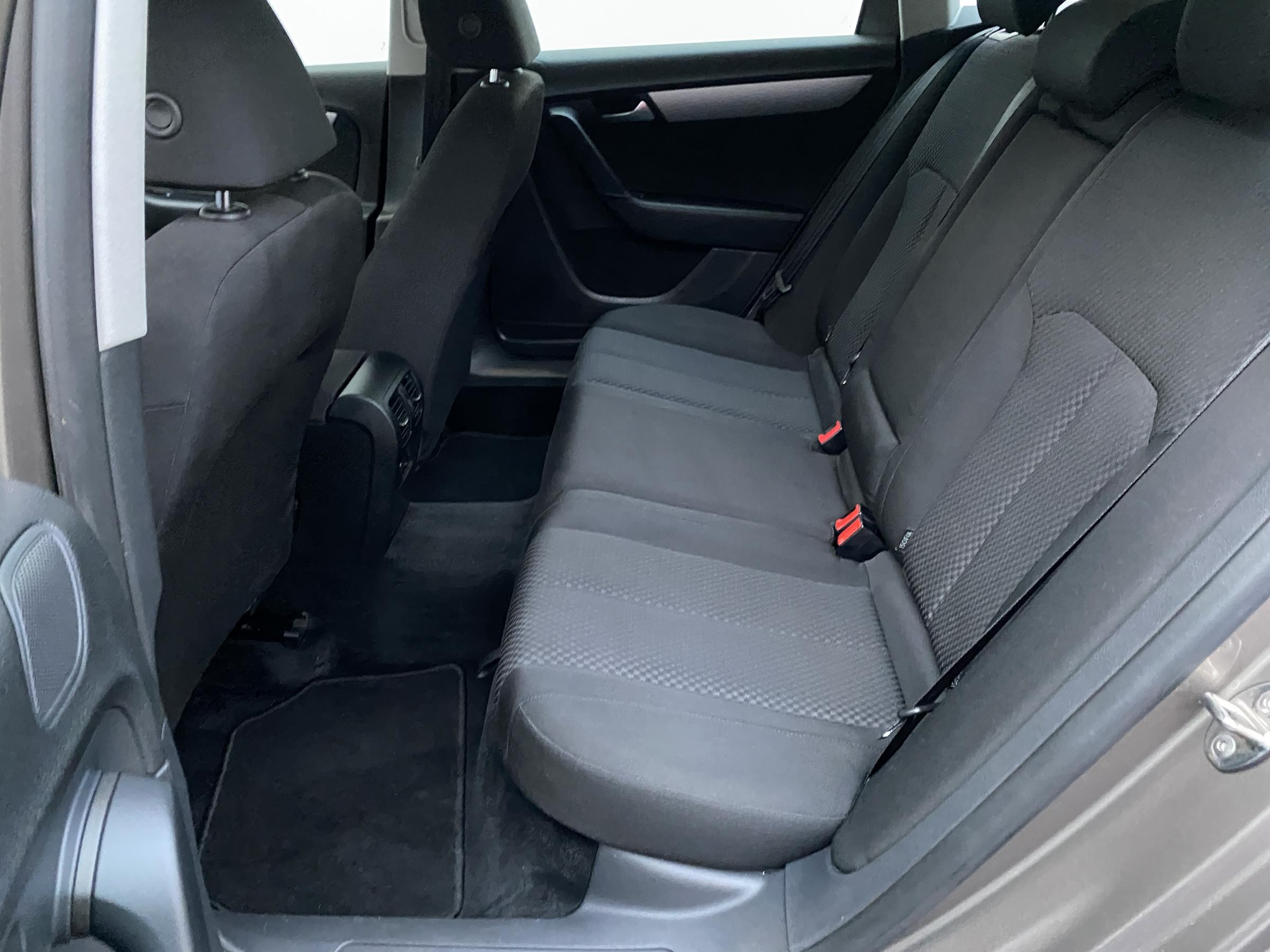 Volkswagen Passat, 2011 - pohled č. 10