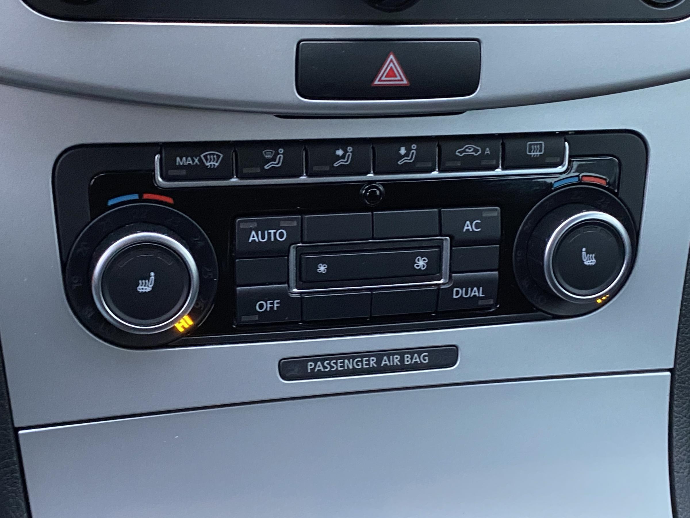 Volkswagen Passat, 2011 - pohled č. 14