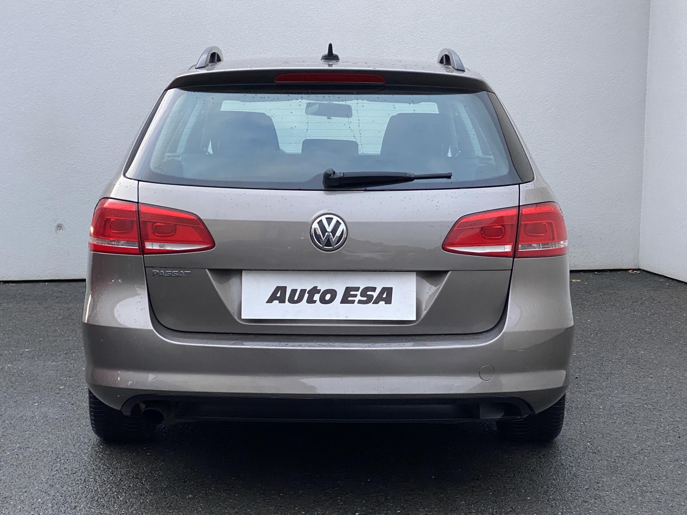 Volkswagen Passat, 2011 - pohled č. 5