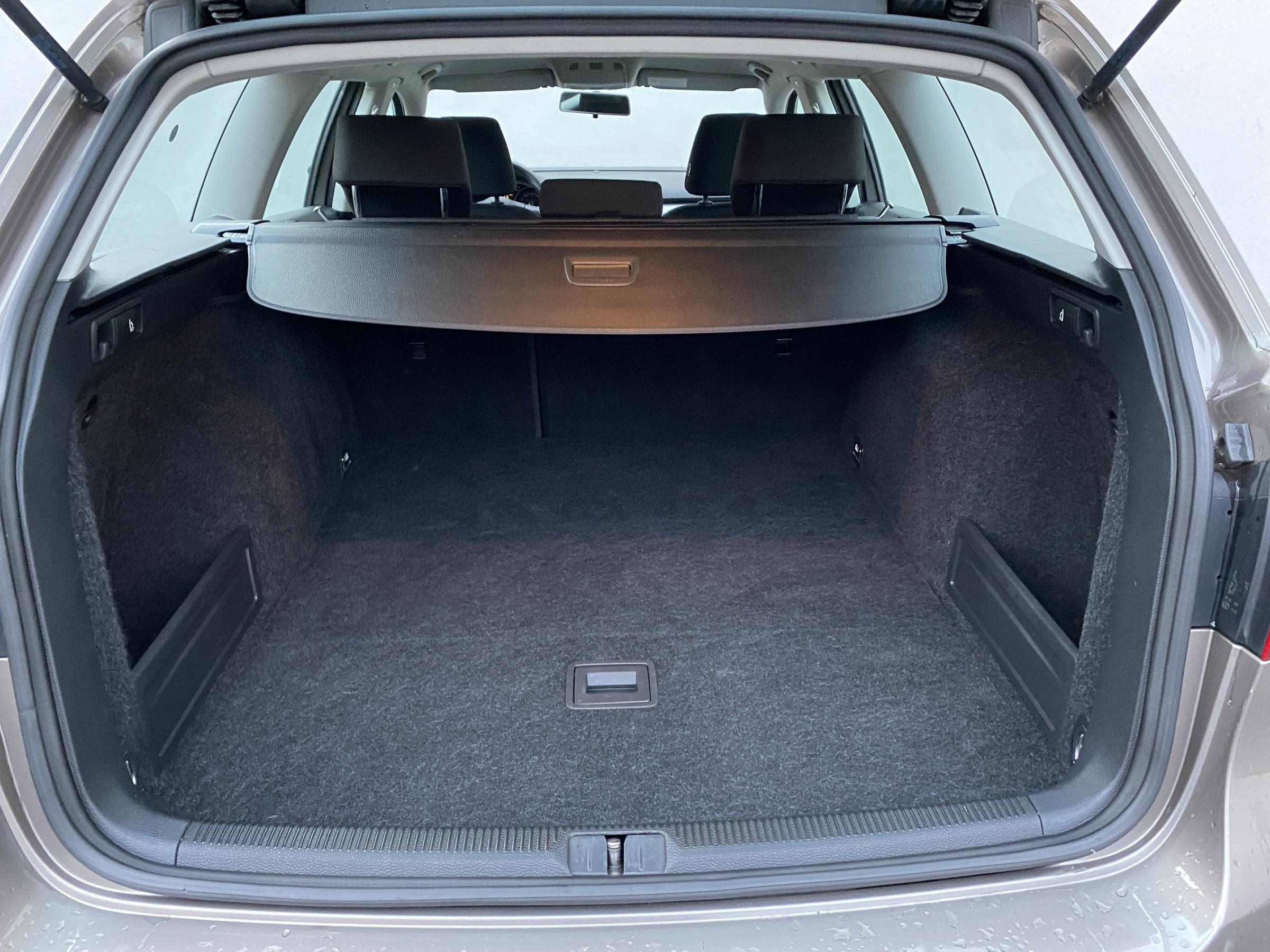 Volkswagen Passat, 2011 - pohled č. 7