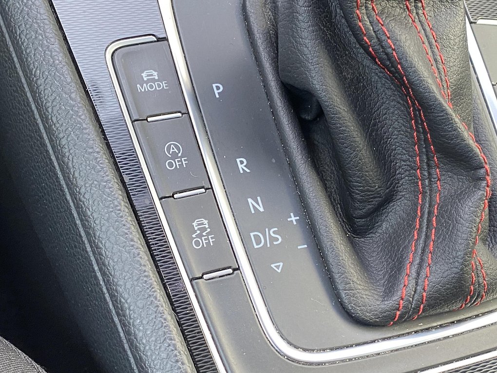 Volkswagen Golf 2.0TSi GTi