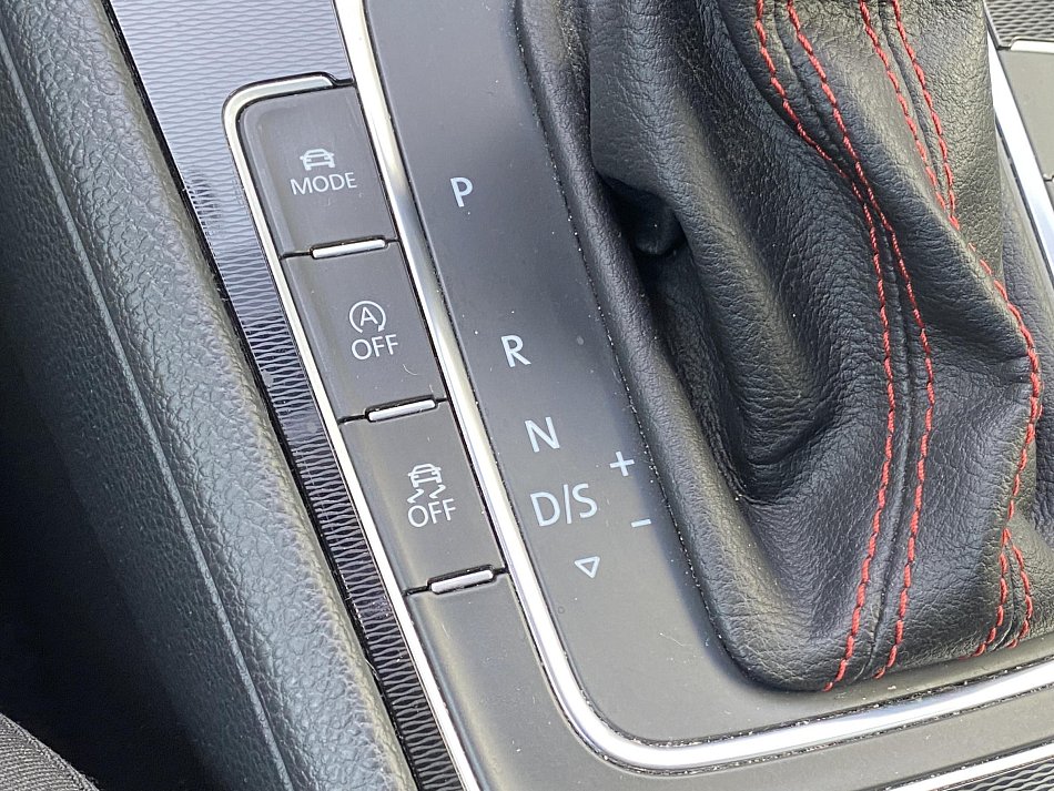 Volkswagen Golf 2.0TSi GTi