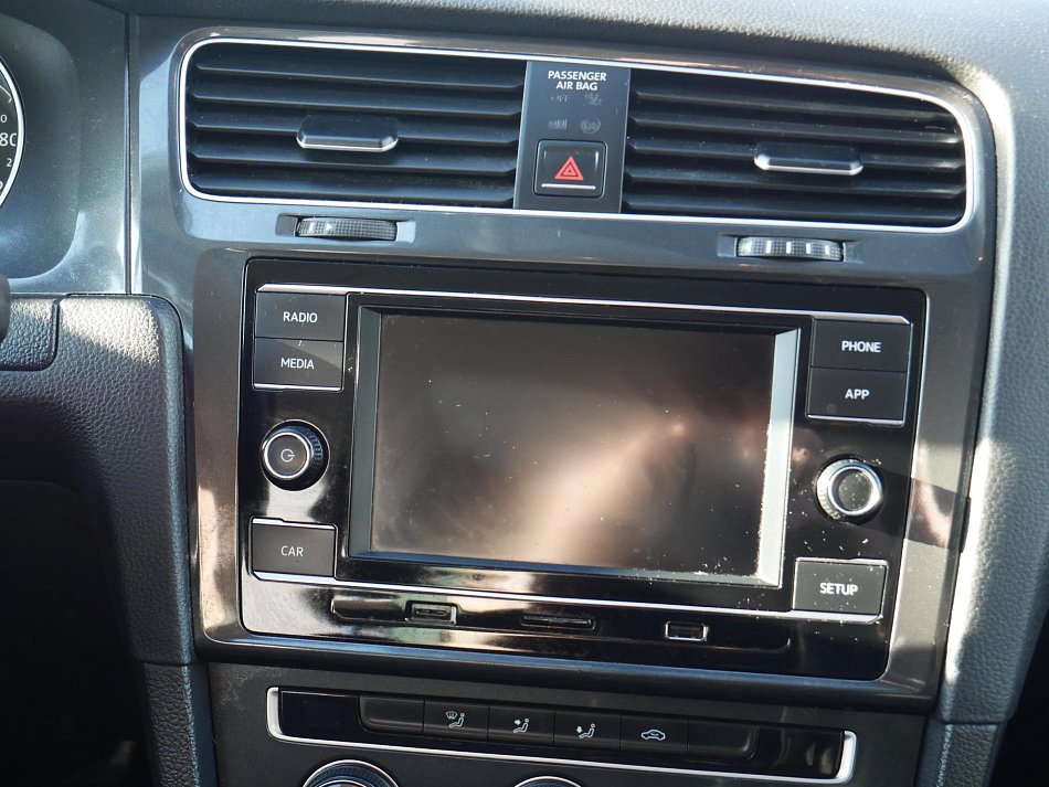 Volkswagen Golf 1.0 TSi 