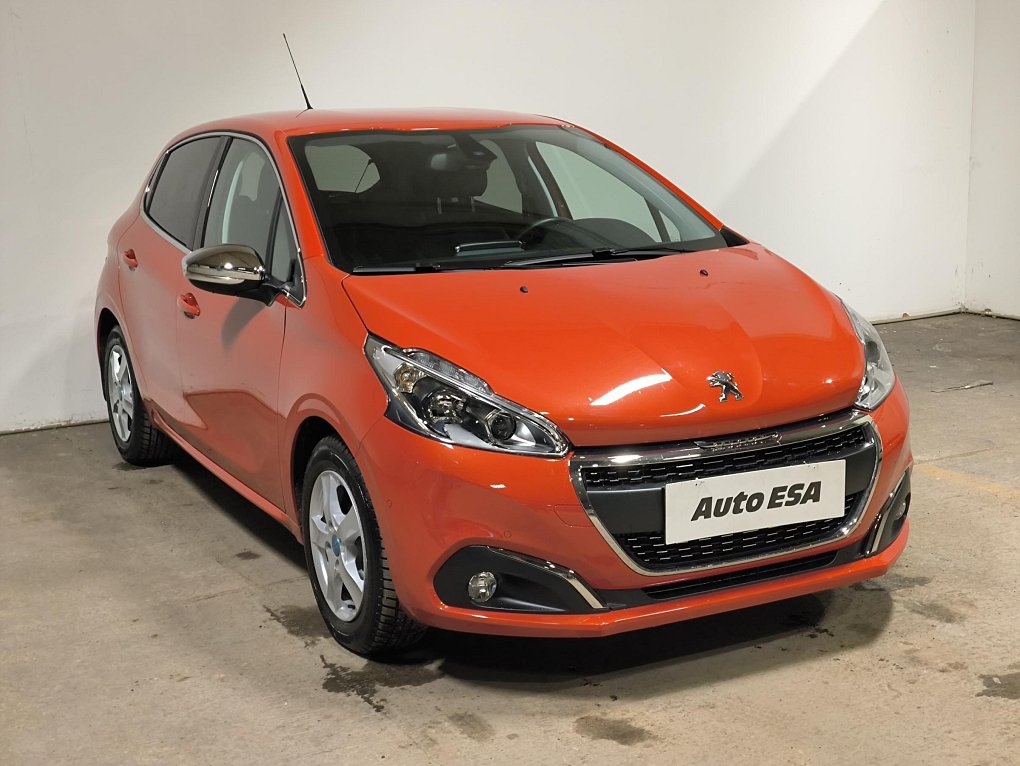 Peugeot 208 1.2i 