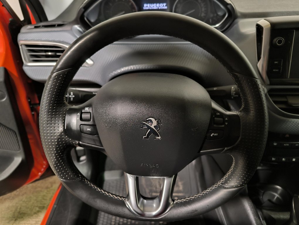 Peugeot 208 1.2i 