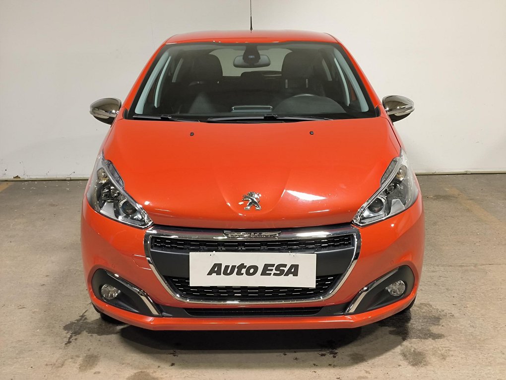 Peugeot 208 1.2i 
