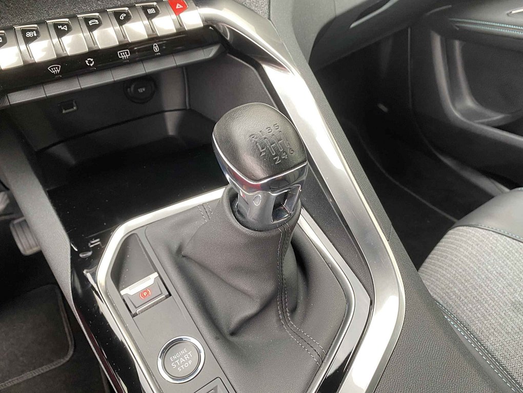 Peugeot 3008 1.2 PT Allure