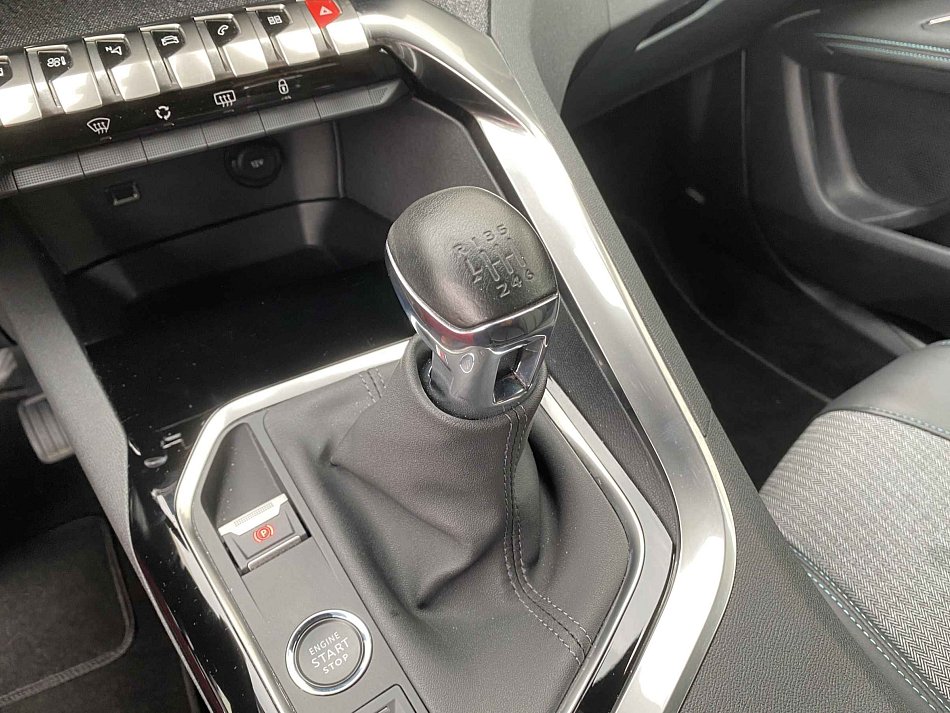 Peugeot 3008 1.2 PT Allure