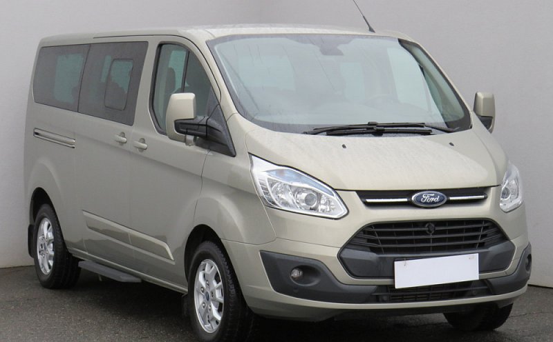 Ford Tourneo Custom 2.2TDCi Trend L2 9míst