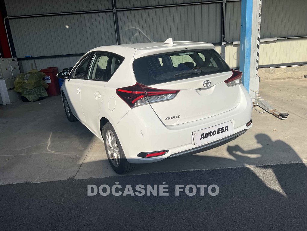 Toyota Auris 1.6i  Valvematic