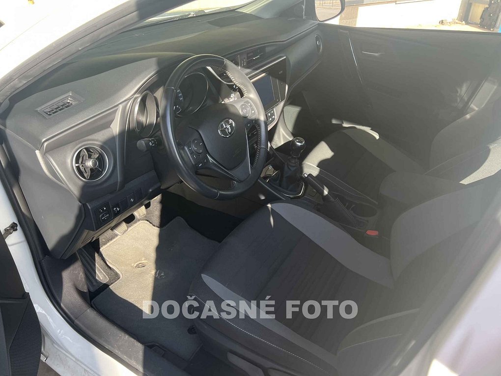 Toyota Auris 1.6i  Valvematic
