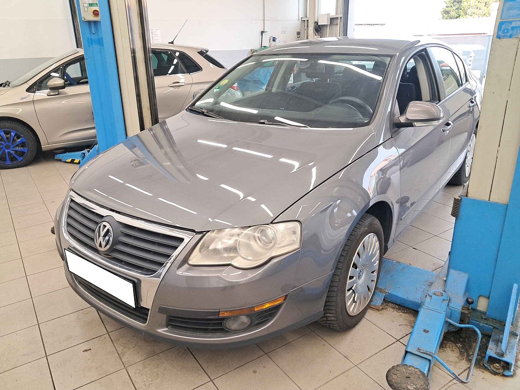 Volkswagen Passat 1.6 I 