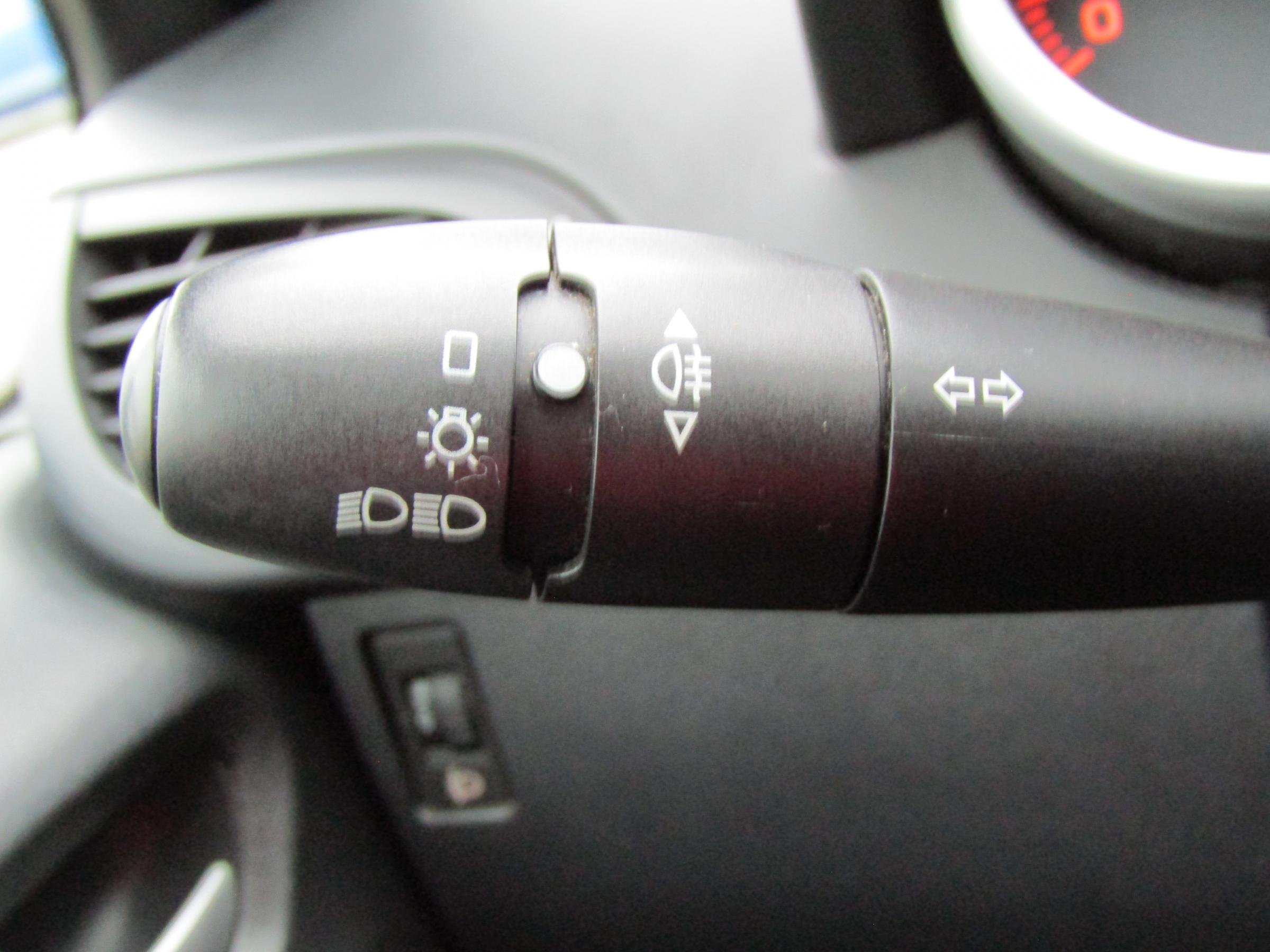 Peugeot 207, 2007 - pohled č. 15