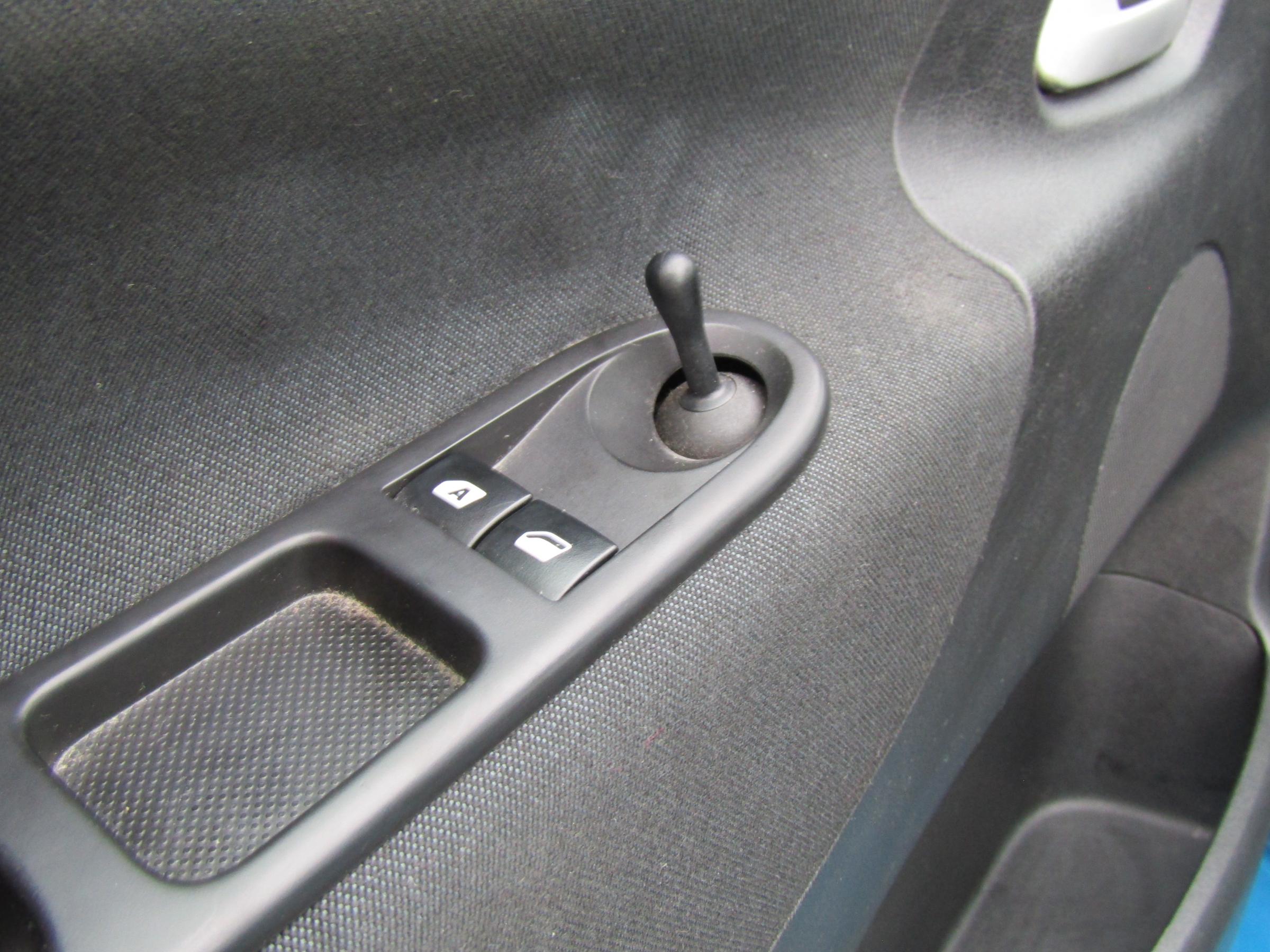 Peugeot 207, 2007 - pohled č. 16