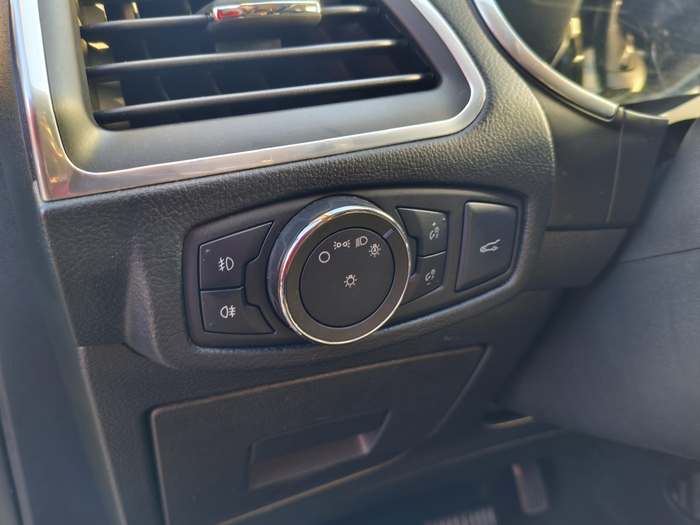 Ford S-MAX, 2016 - pohled č. 15