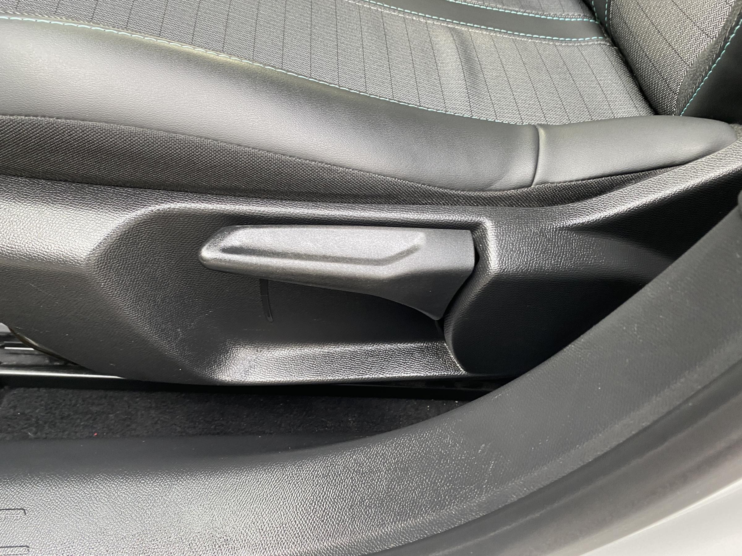 Peugeot 208, 2020 - pohled č. 14