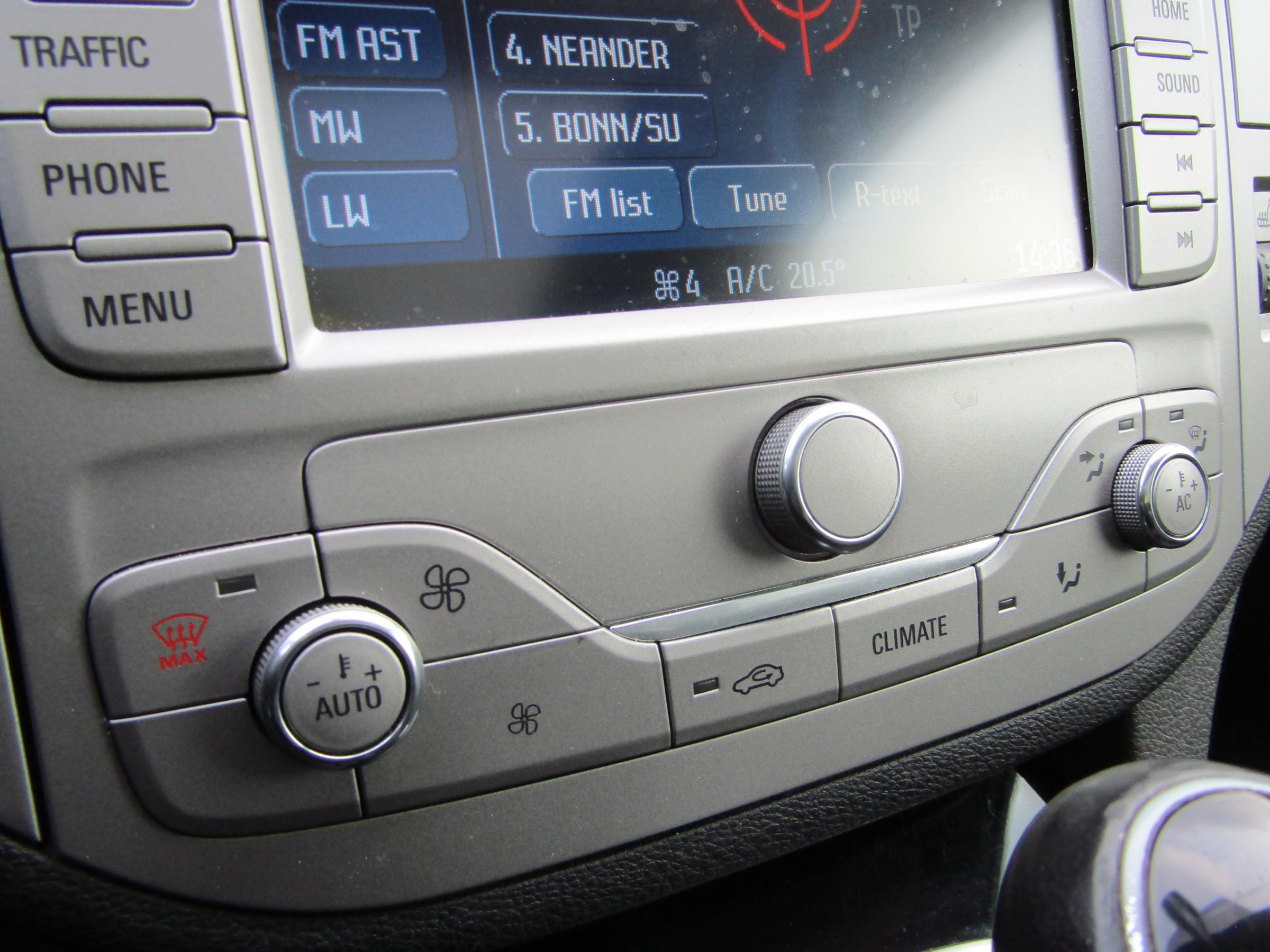 Ford Kuga, 2012 - pohled č. 15