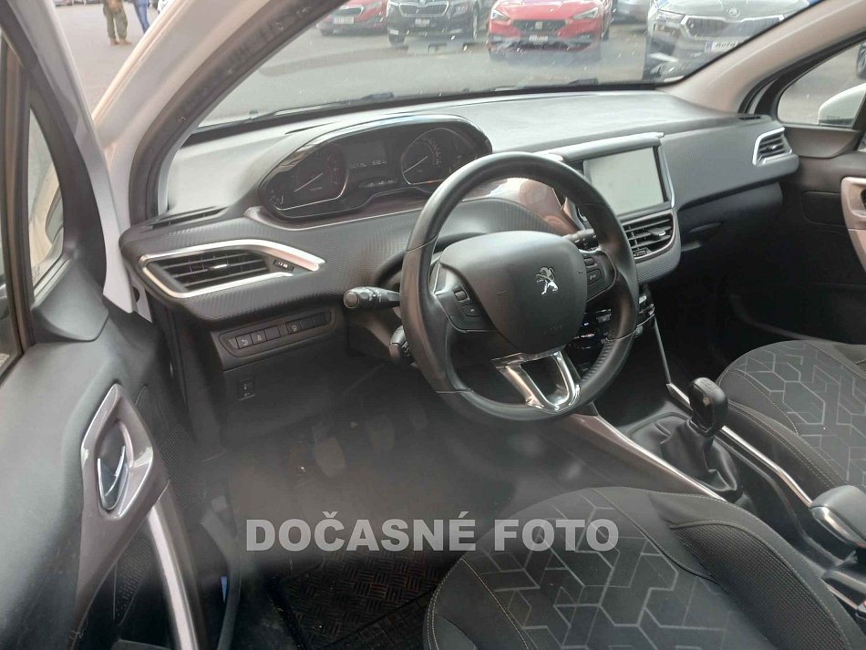 Peugeot 2008 1.2PT 